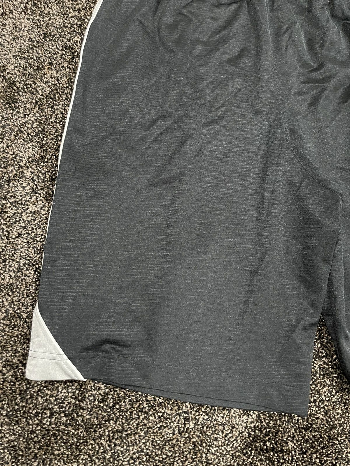 Nike Vintage Nike Black Gym / Basketball Althetic Shorts Size US 34 / EU 50 - 5 Thumbnail