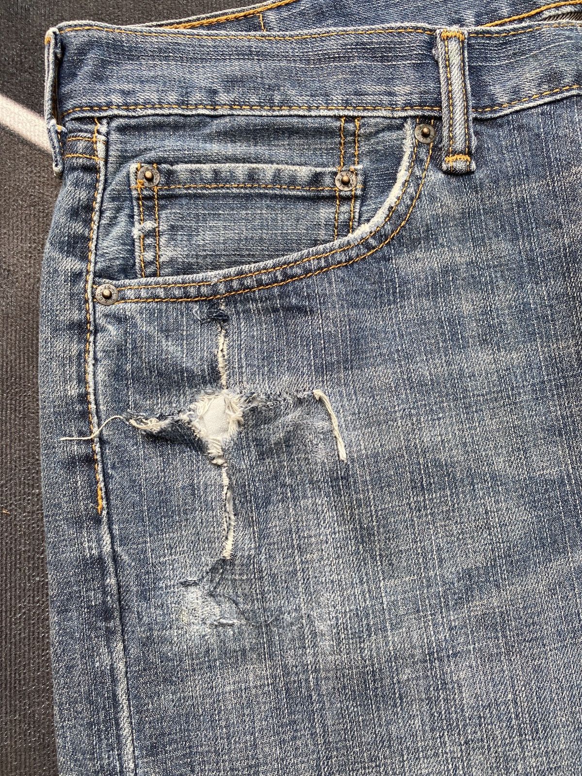 Jean × Levi's × Vintage VINTAGE LEVIS 505 DISTRESSED JEANS -J364 Size US 40 / EU 56 - 8 Thumbnail