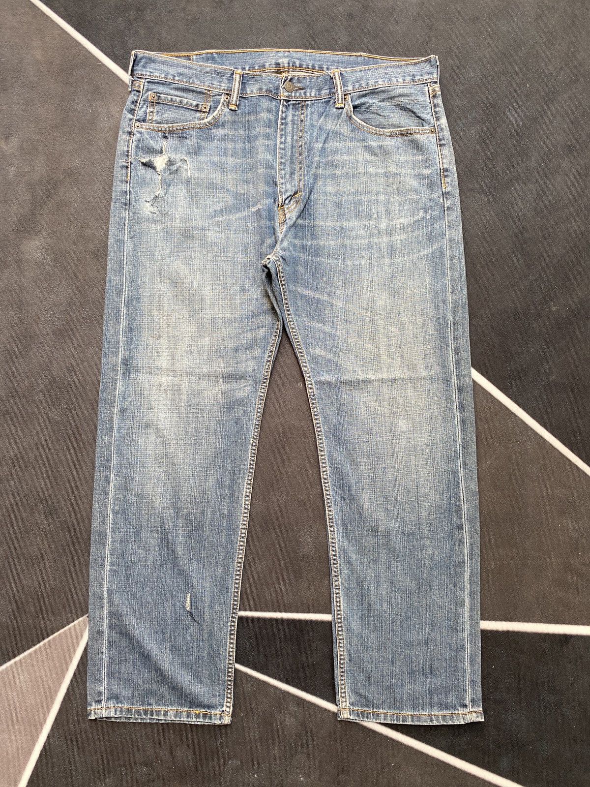 VINTAGE LEVIS 505 DISTRESSED JEANS -J364