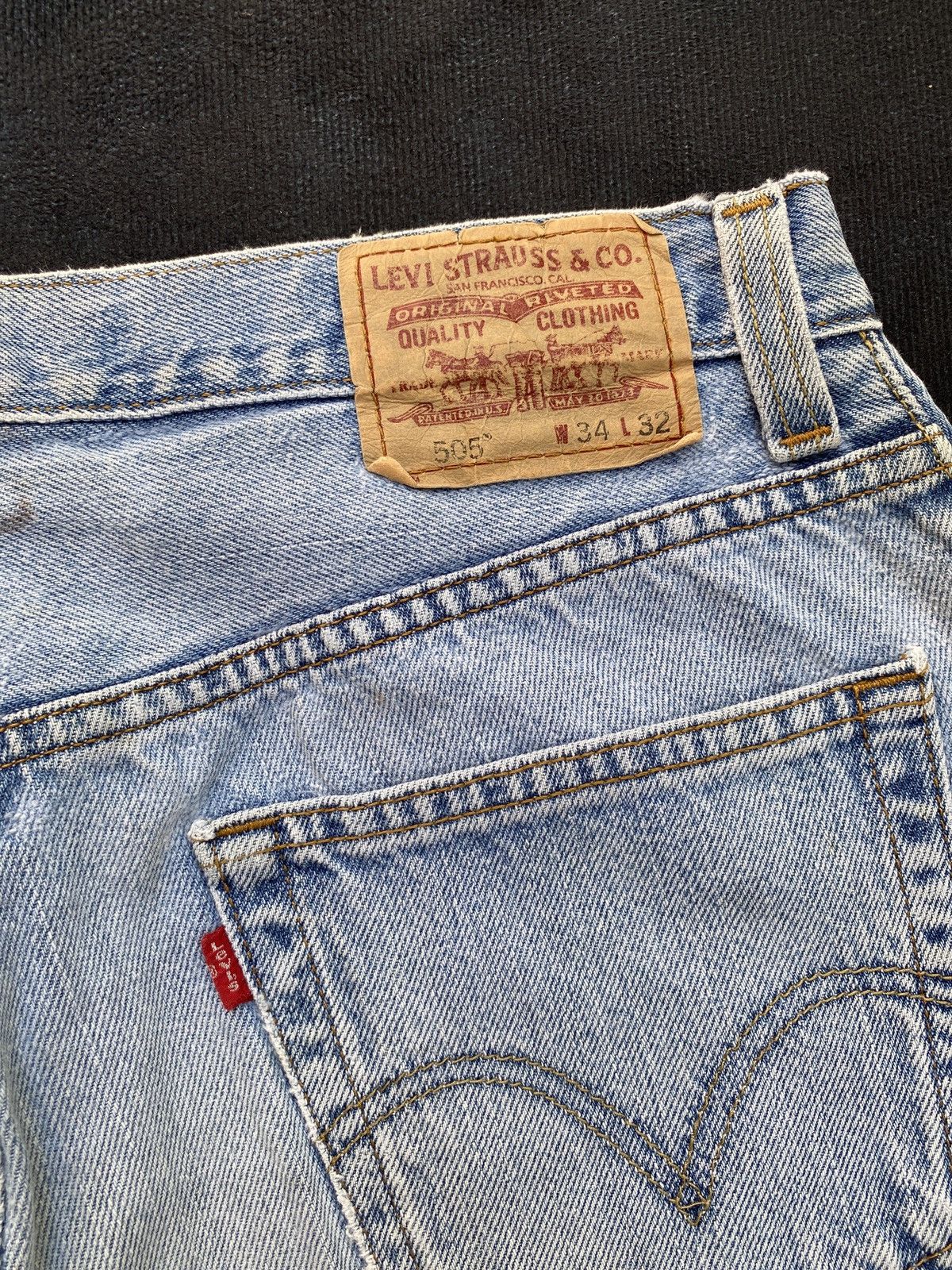 Jean × Levi's × Vintage VINTAGE LEVIS 505 BLUE WASH JEANS-J368 Size US 35 - 11 Thumbnail