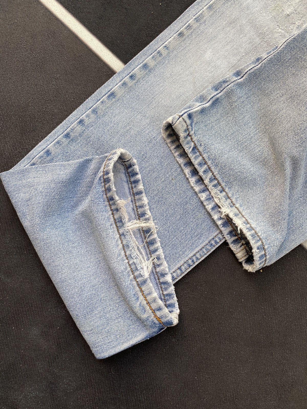 Jean × Levi's × Vintage VINTAGE LEVIS 505 BLUE WASH JEANS-J368 Size US 35 - 8 Thumbnail