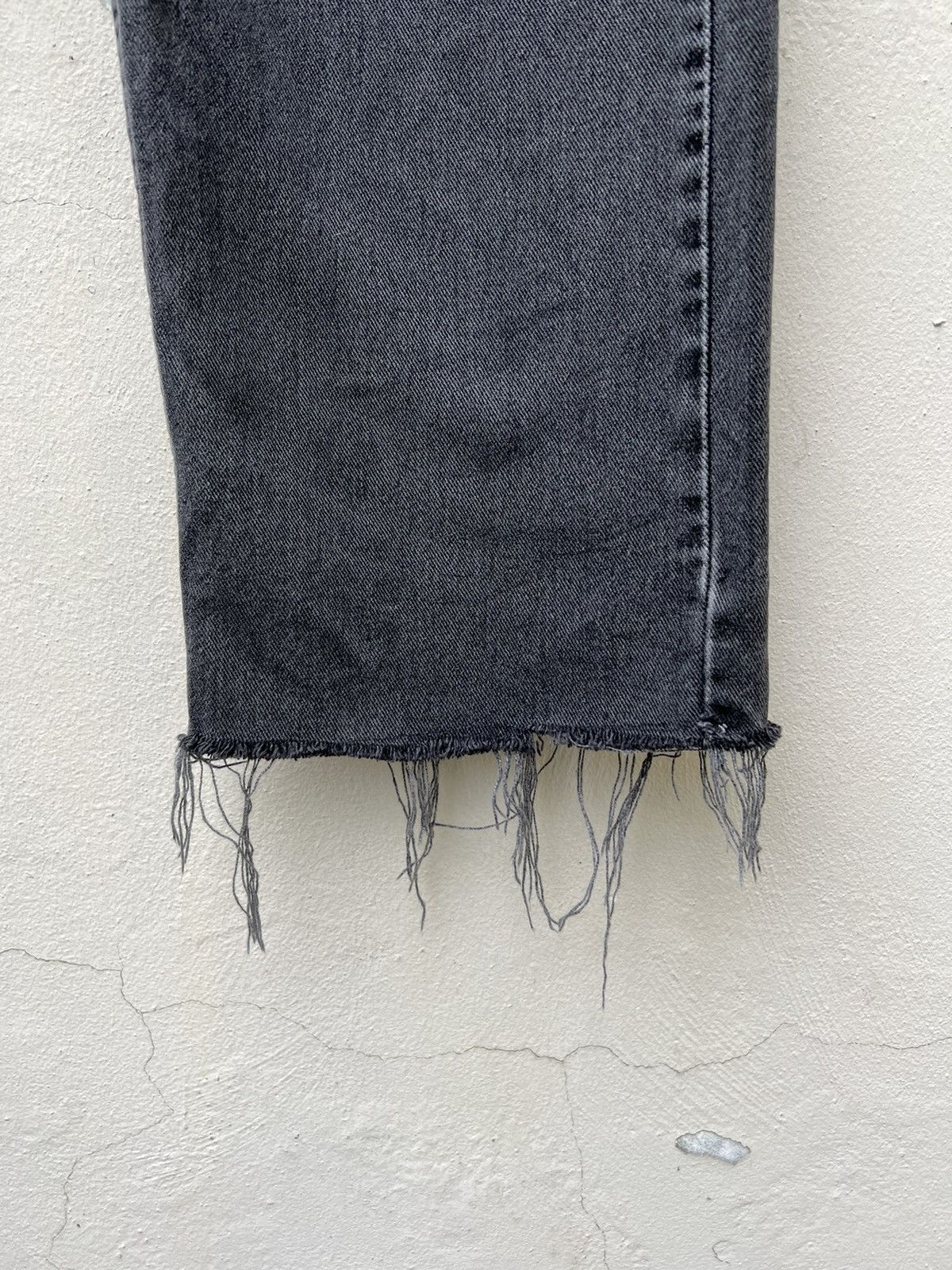 Levi's VTG 2001 Levi’s 505 Fade Black Denim Regular Straight Jeans Size US 35 - 12 Thumbnail
