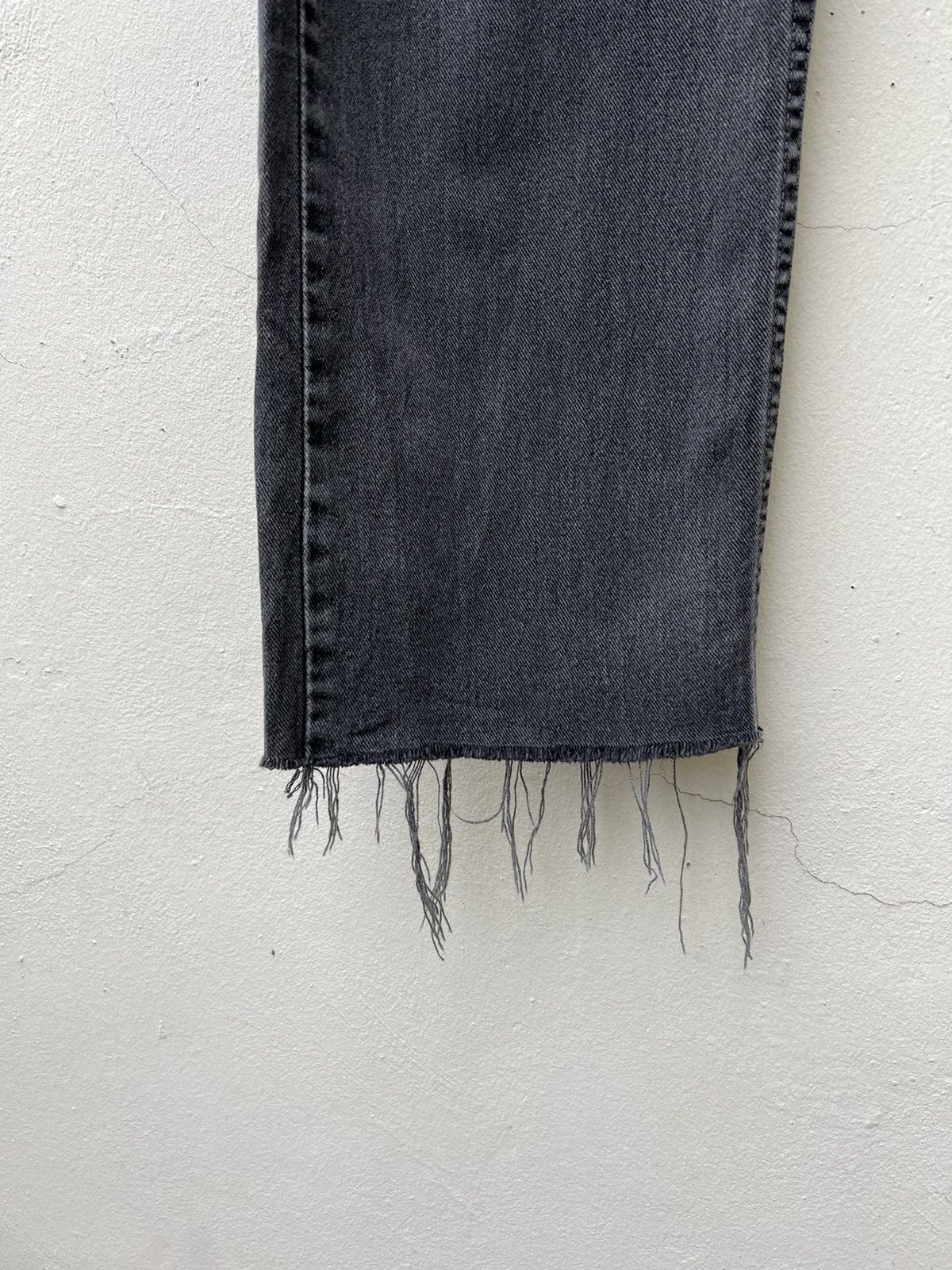 Levi's VTG 2001 Levi’s 505 Fade Black Denim Regular Straight Jeans Size US 35 - 9 Thumbnail
