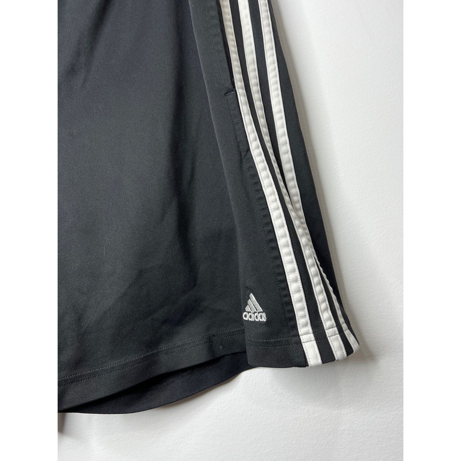 Adidas Adidas Vintage Athletic Shorts Gym Striped Black Size US 34 / EU 50 - 2 Thumbnail