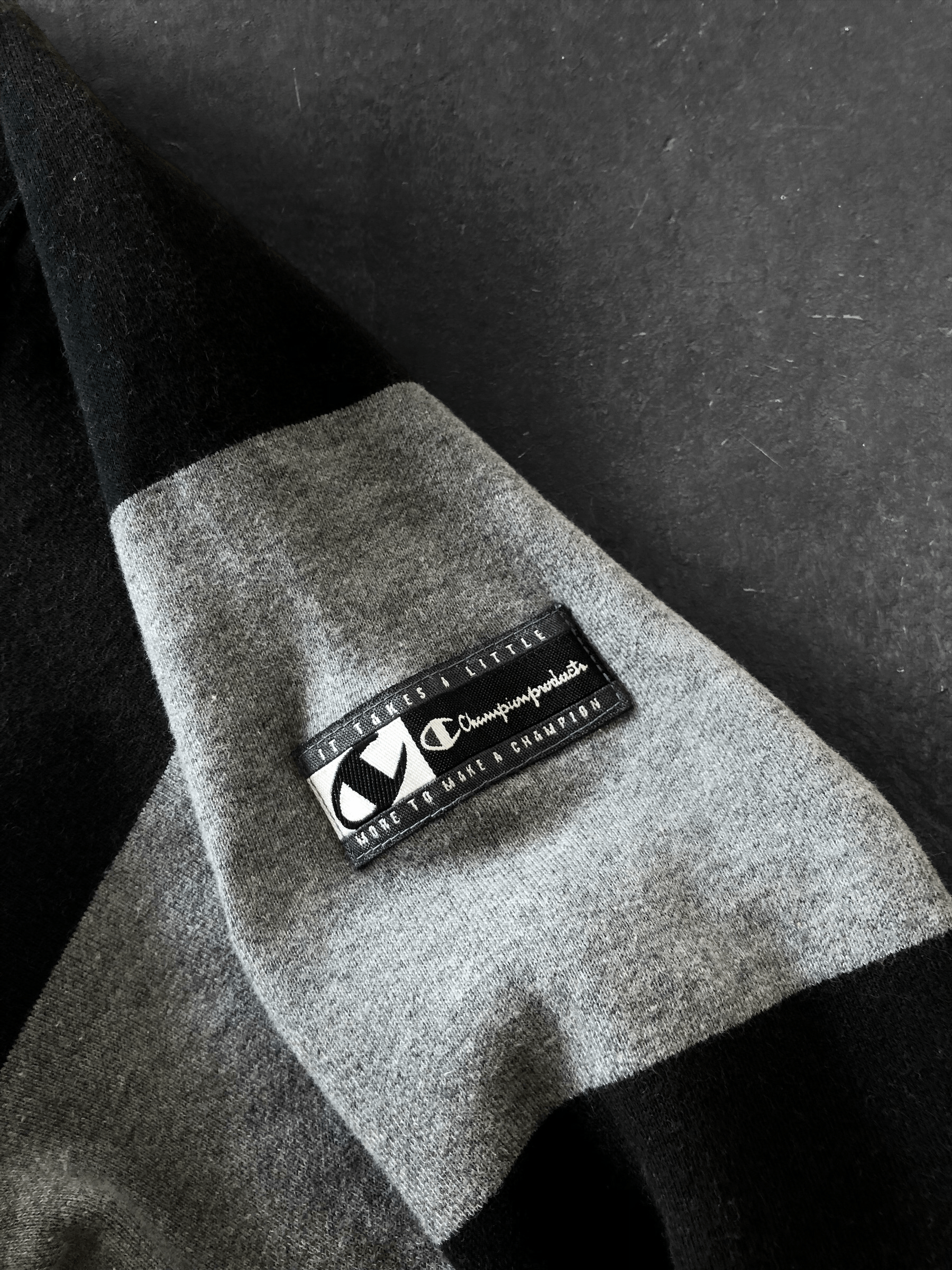 VINTAGE 90’S CHAMPION PRODUCTS JAPAN ZIPPER NECK SWEATSHIRT