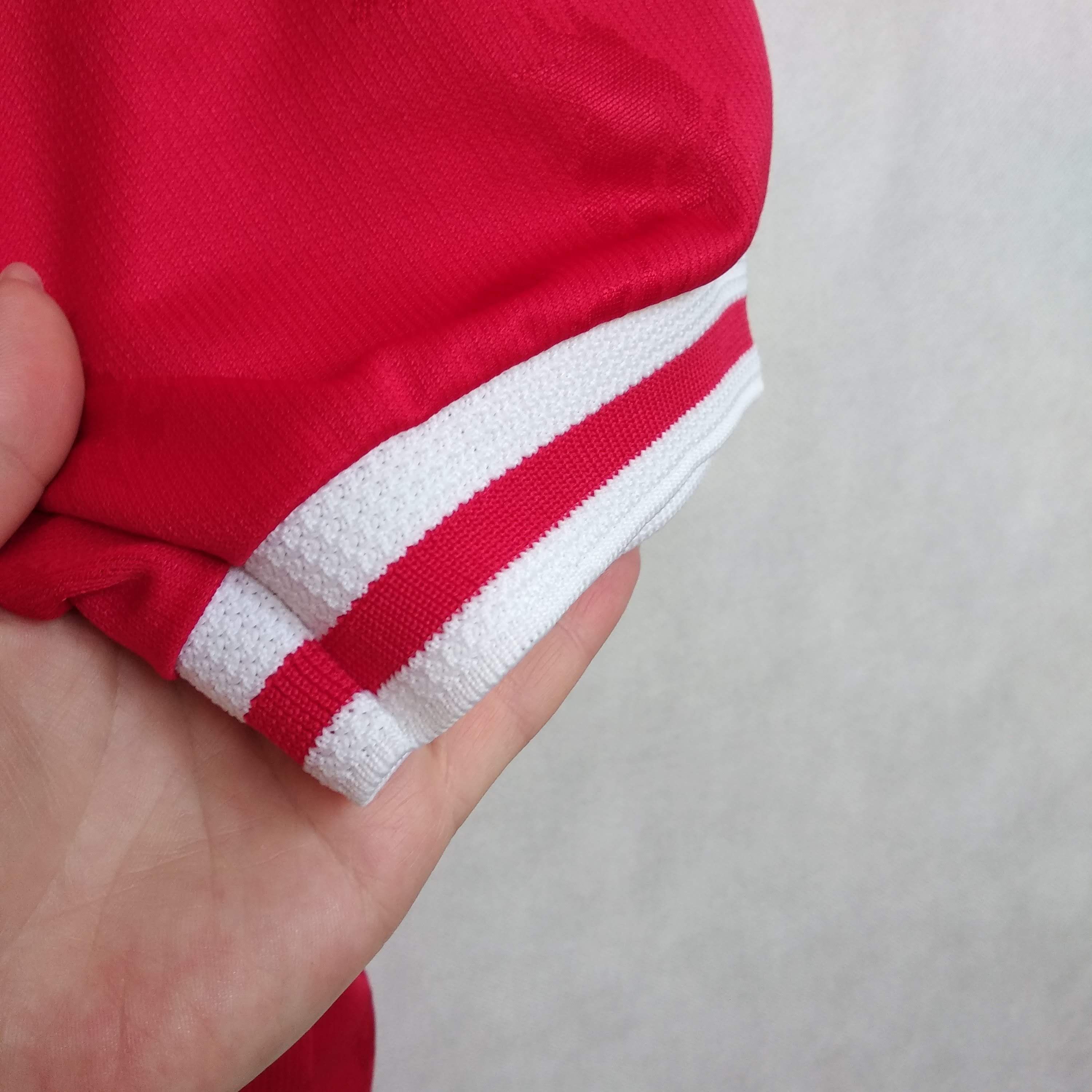 Vintage Vintage 90's Jersey Liverpool home 96'-98 Size US XL / EU 56 / 4 - 9 Thumbnail