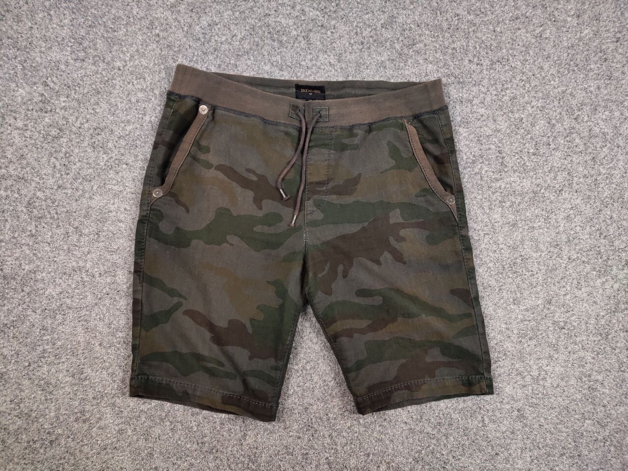 True Religion True Religion Vintage 90's Camo Logo Cotton Casual Shorts Size US 34 / EU 50 - 13 Thumbnail
