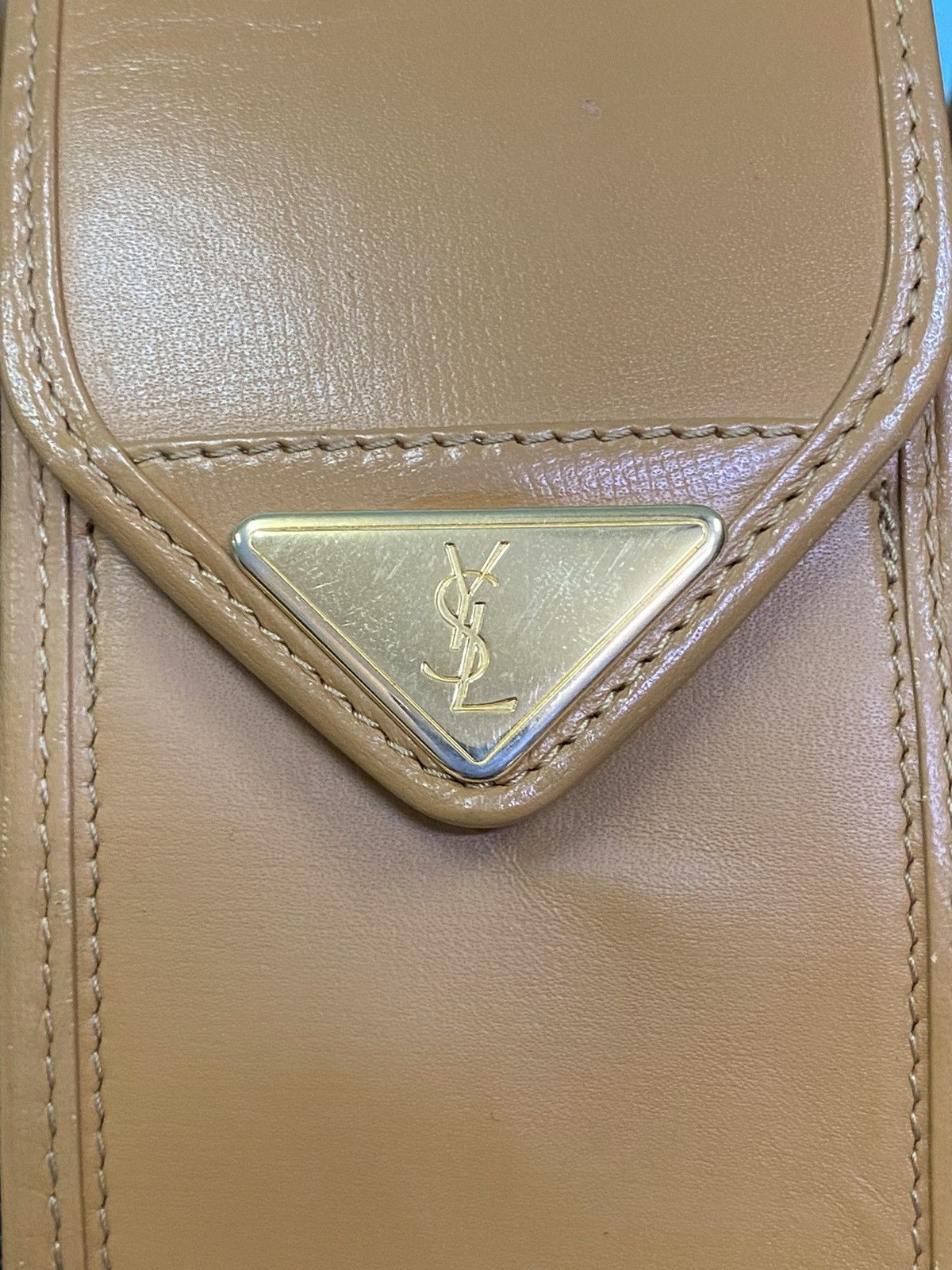 Yves Saint Laurent AUTHENTIC VINTAGE YVES SAINT LAURENT BUCKET BAG Size ONE SIZE - 16 Thumbnail