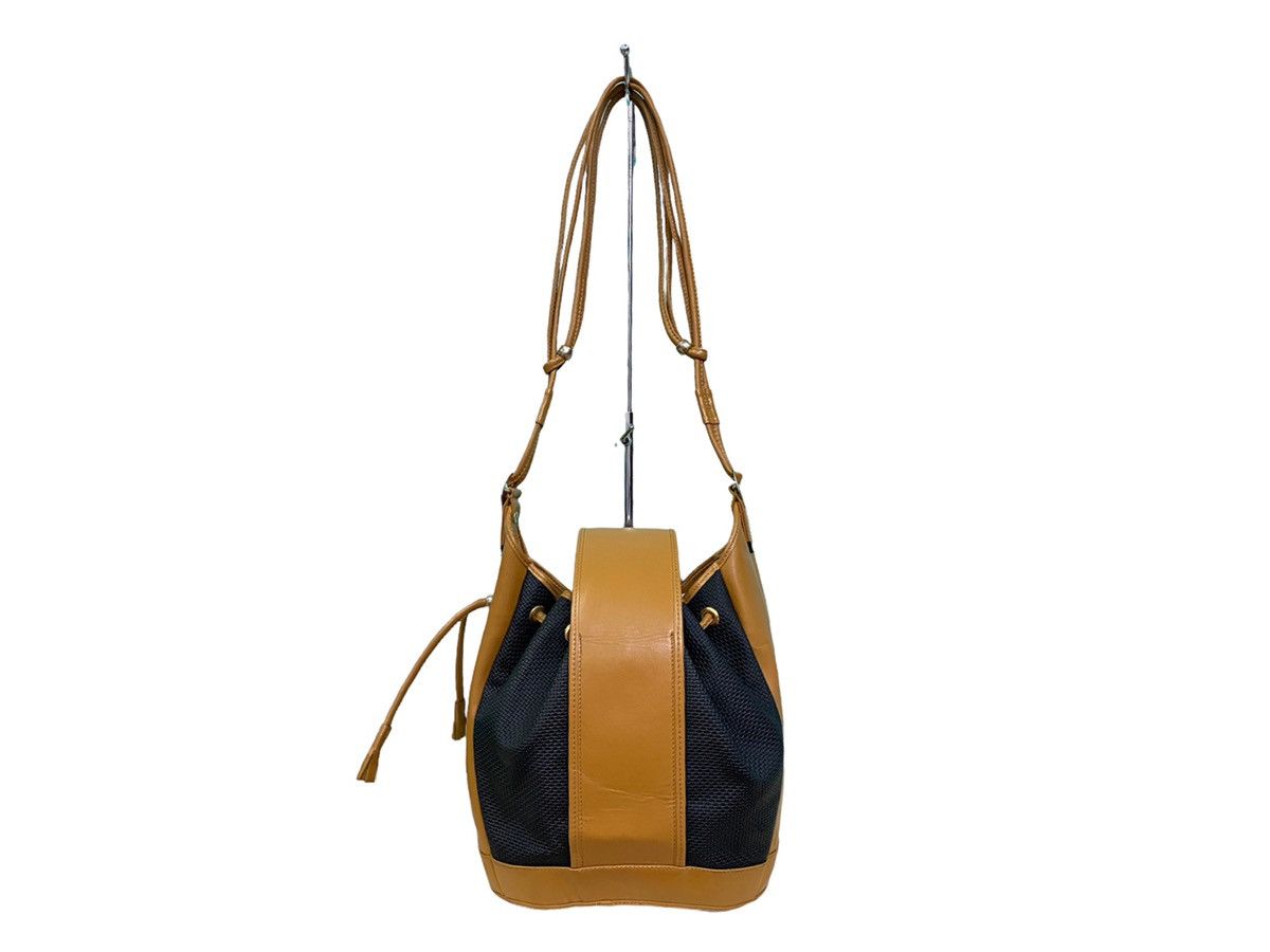 Yves Saint Laurent AUTHENTIC VINTAGE YVES SAINT LAURENT BUCKET BAG Size ONE SIZE - 4 Thumbnail