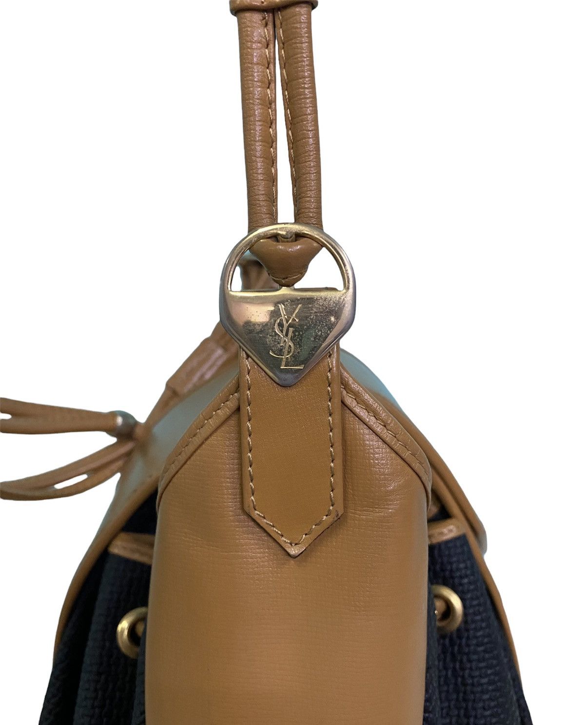 Yves Saint Laurent AUTHENTIC VINTAGE YVES SAINT LAURENT BUCKET BAG Size ONE SIZE - 11 Thumbnail