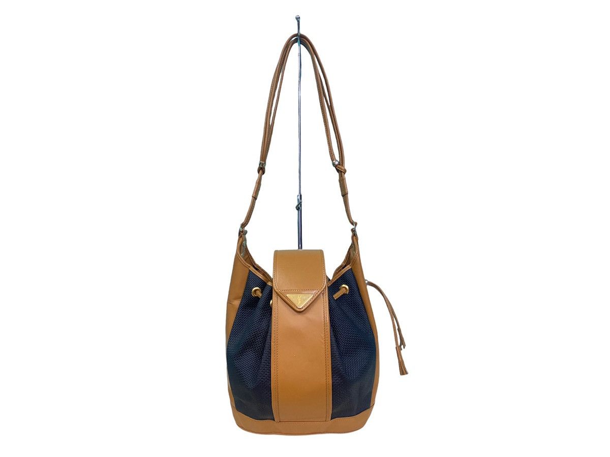Yves Saint Laurent AUTHENTIC VINTAGE YVES SAINT LAURENT BUCKET BAG Size ONE SIZE - 2 Thumbnail