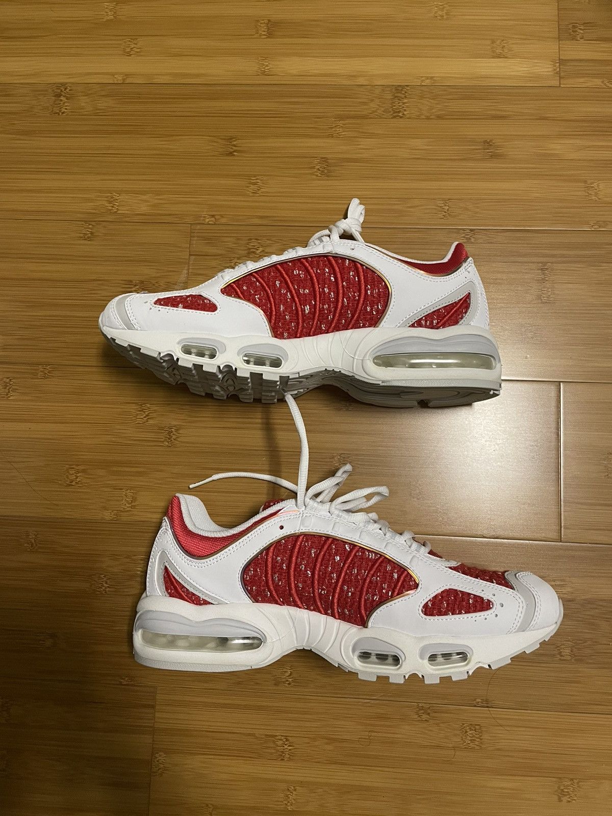 Nike × Supreme Supreme x Air Max Tailwind 4 University Red 2019 Size US 10.5 / EU 43-44 - 2 Thumbnail