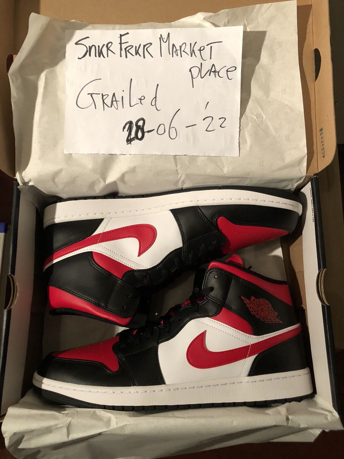 !US16! Nike Air Jordan 1 Mid Bred Toe 554724-079 US16