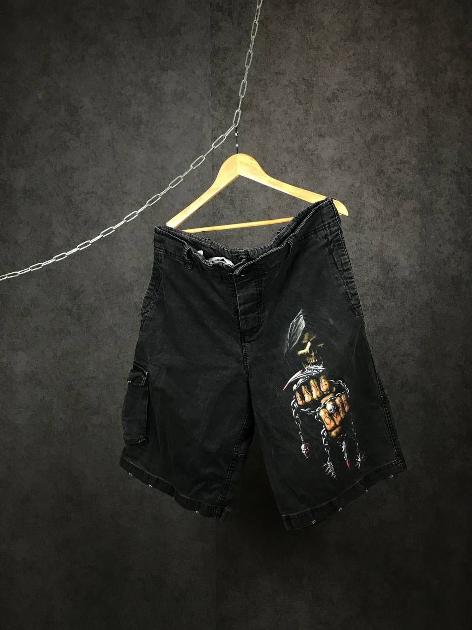 Vintage Skulls vintage rock overprinted cargo shorts Size US 36 / EU 52 - 1 Thumbnail