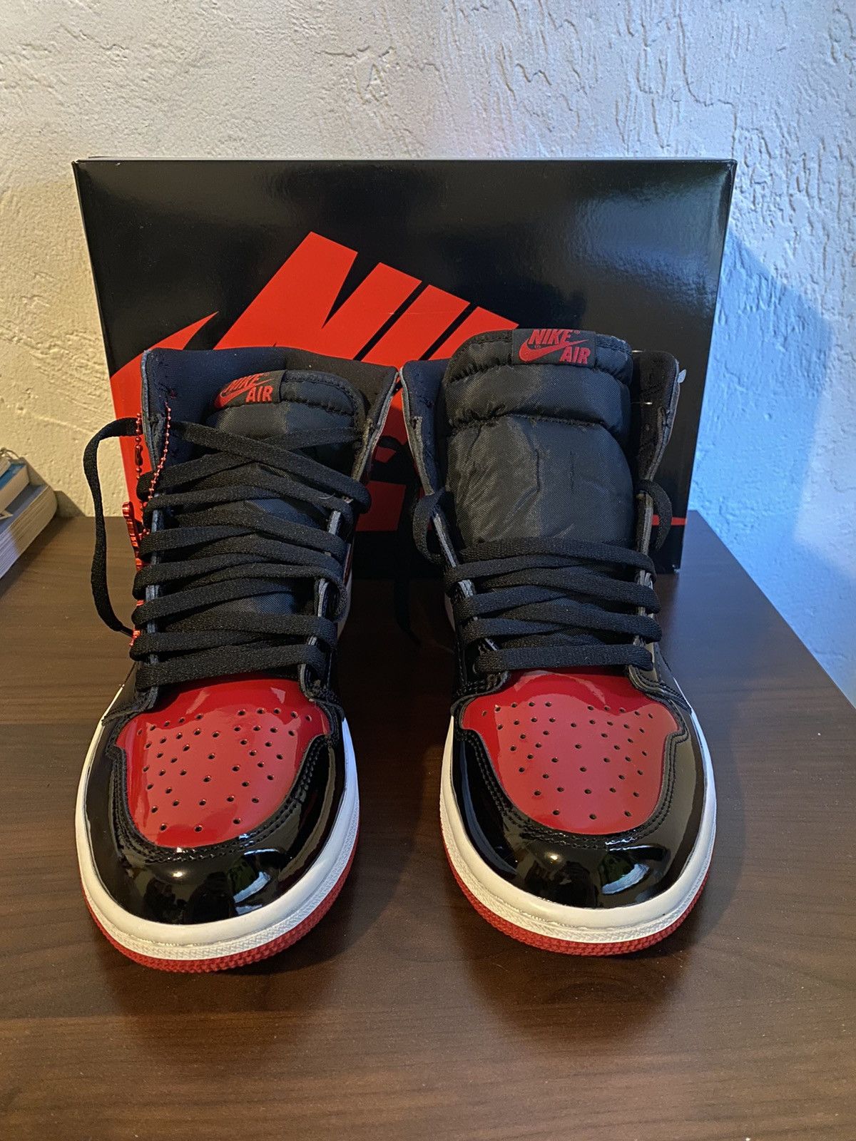 Jordan Brand Jordan 1 Retro High OG Patent Bred Size US 9 / EU 42 - 2 Thumbnail