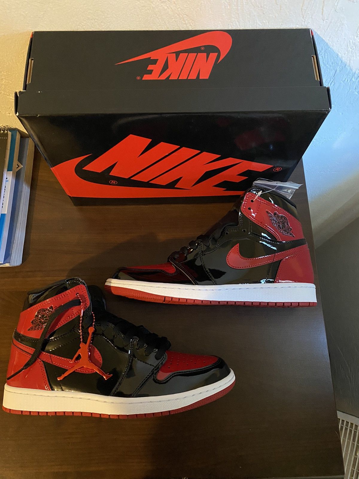 Jordan Brand Jordan 1 Retro High OG Patent Bred Size US 9 / EU 42 - 3 Thumbnail