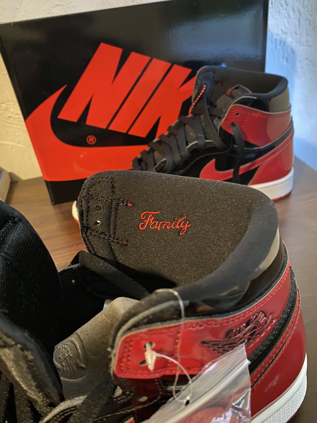 Jordan Brand Jordan 1 Retro High OG Patent Bred Size US 9 / EU 42 - 6 Thumbnail