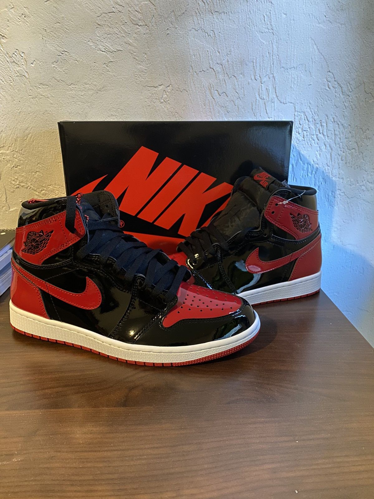 Jordan Brand Jordan 1 Retro High OG Patent Bred Size US 9 / EU 42 - 1 Thumbnail