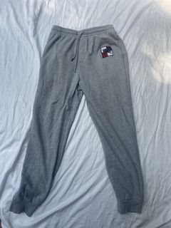 Burberry discount sweatpants grey