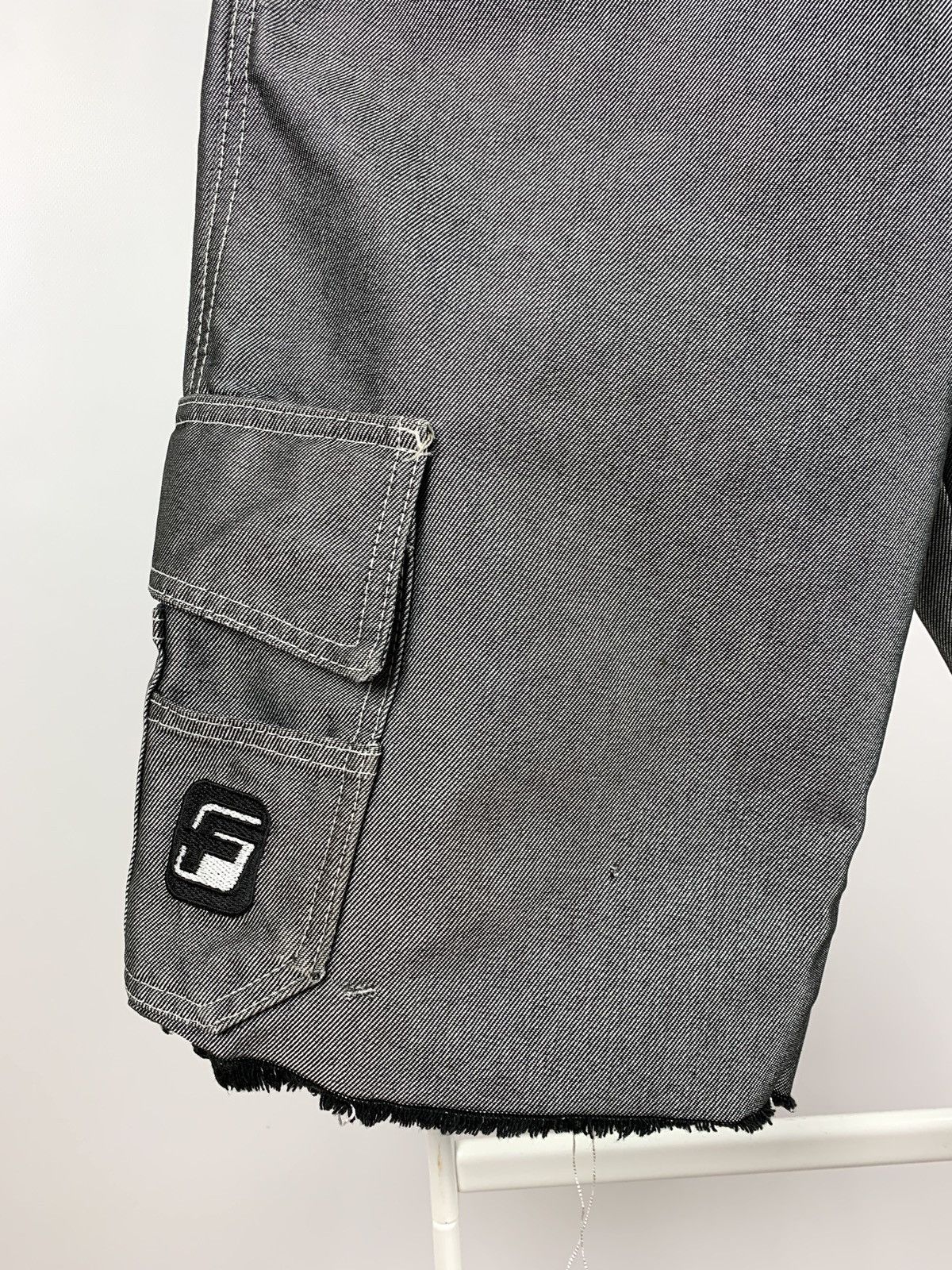 Fubu Vintage Fubu Cargo Grey Shorts Rap Style Size US 28 / EU 44 - 19 Thumbnail