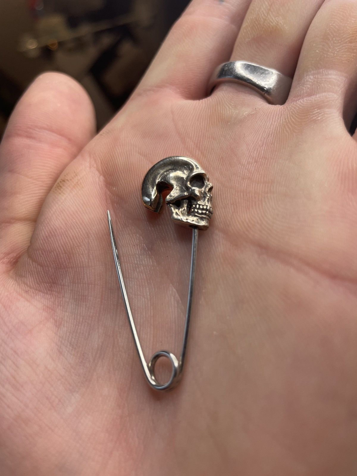 Japanese Brand Heavy weight silver skull hat pin Size ONE SIZE - 3 Thumbnail