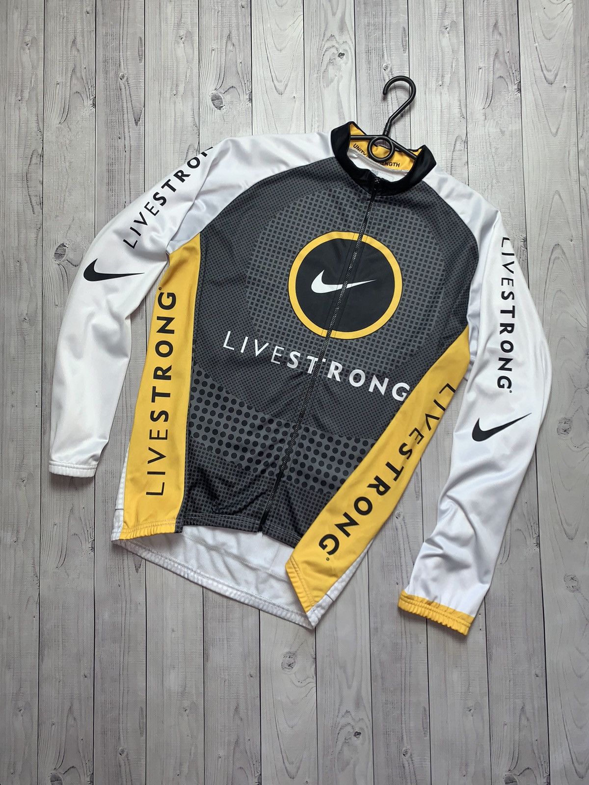 Vintage Vintage Cycling Nike Live strong jersey suit size L rare Size US 36 / EU 52 - 2 Thumbnail