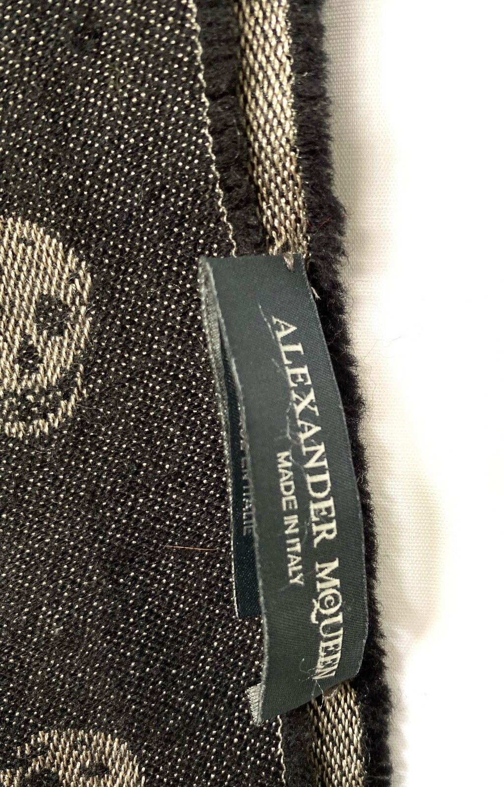 Alexander McQueen Alexander McQueen Black Wool scarf skull fullprint Size ONE SIZE - 6 Thumbnail