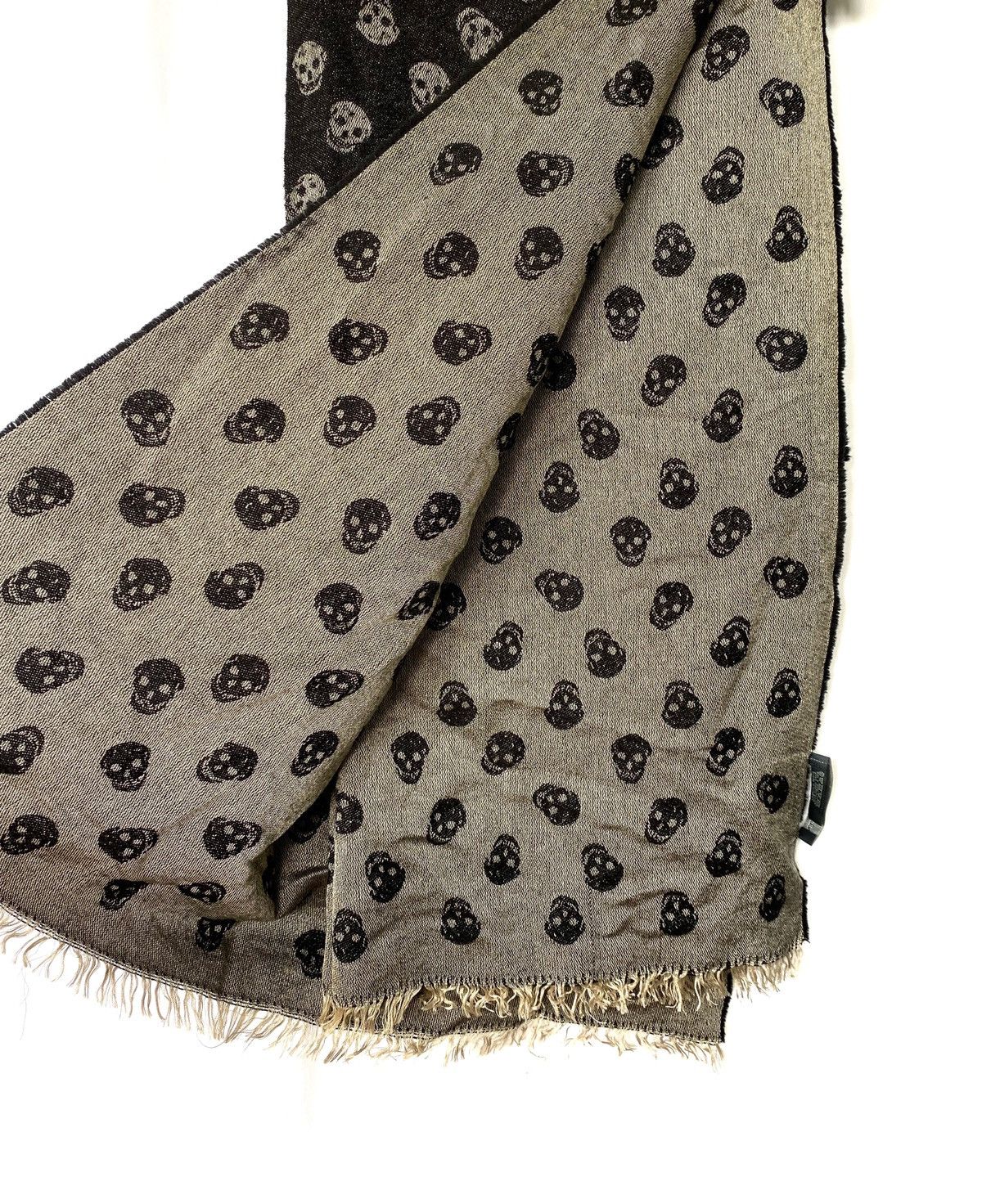 Alexander McQueen Alexander McQueen Black Wool scarf skull fullprint Size ONE SIZE - 2 Thumbnail
