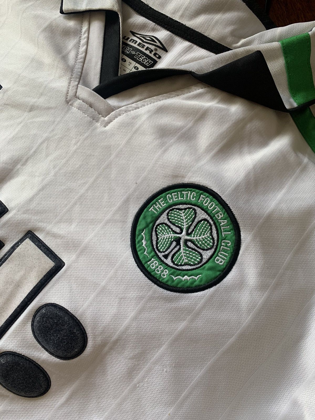 Umbro × Vintage 2001 Umbro Celtic FC vintage soccer jersey Size US XXL / EU 58 / 5 - 3 Thumbnail