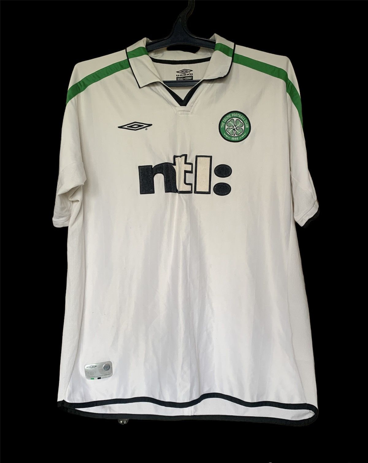 Umbro × Vintage 2001 Umbro Celtic FC vintage soccer jersey Size US XXL / EU 58 / 5 - 1 Thumbnail