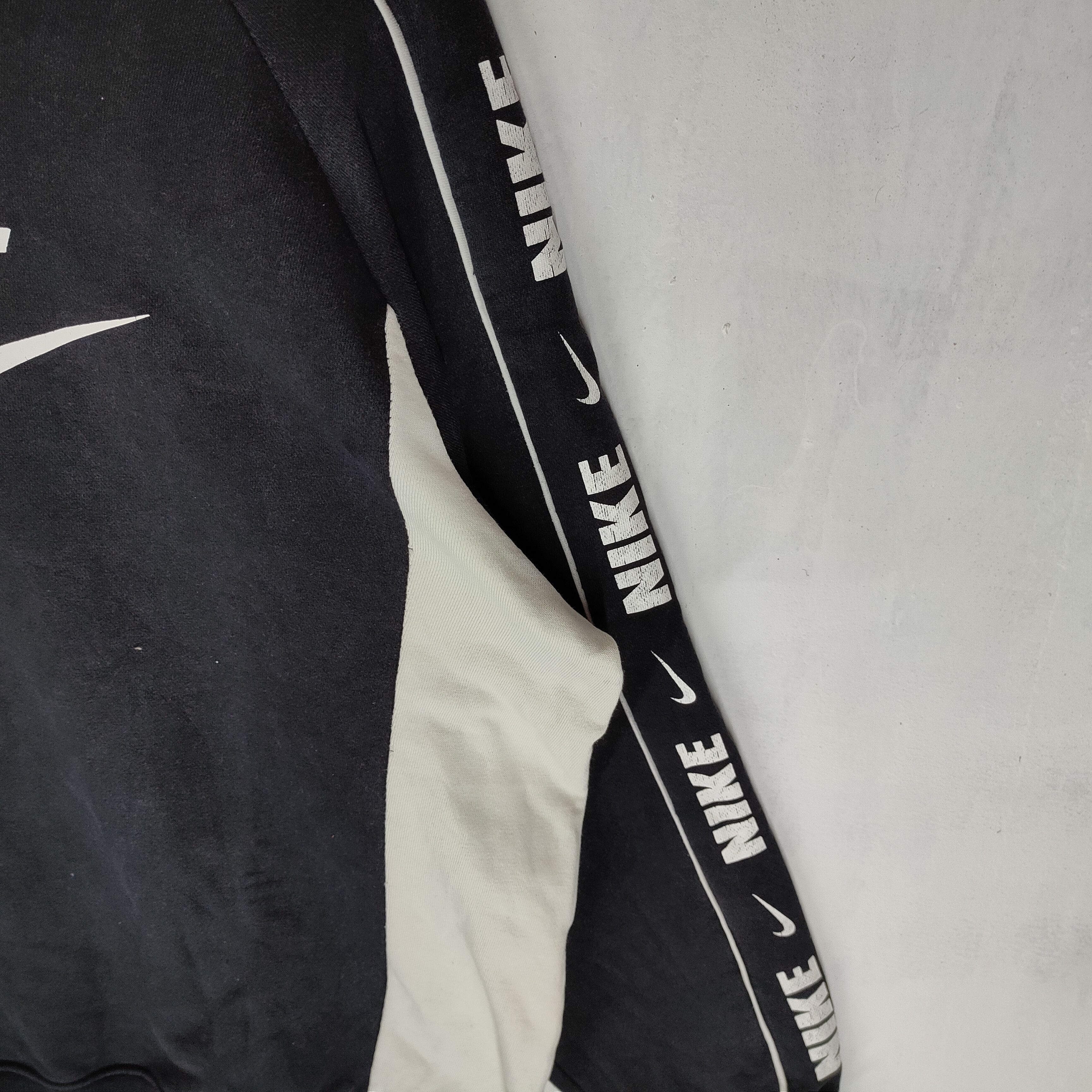 Nike NIKE VINTAGE 90s Big Swoosh Spellout Sleeve Sweatshirt Size US L / EU 52-54 / 3 - 4 Thumbnail
