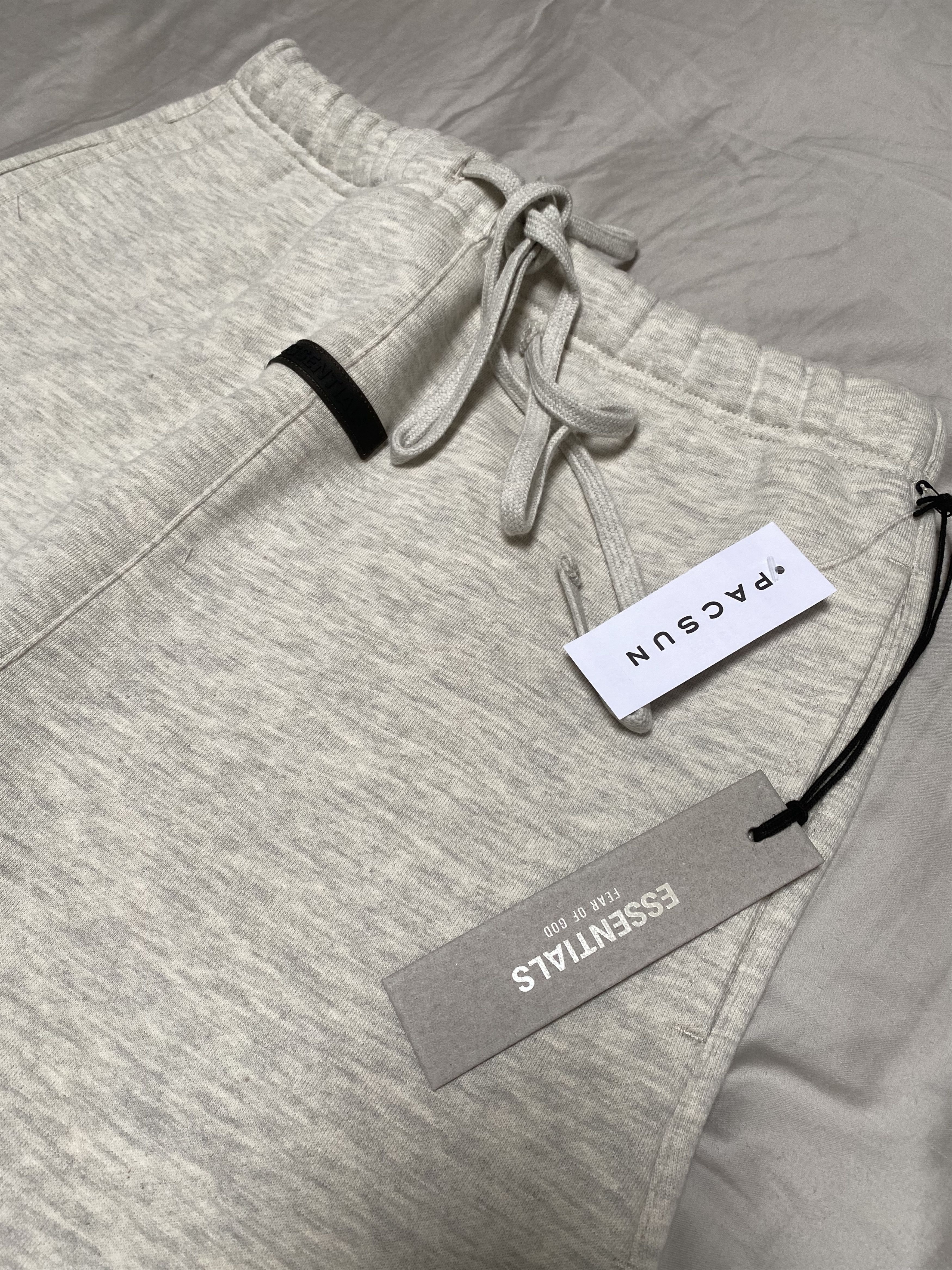 Fear of God FEAR OF GOD ESSENTIAL SWEATPANTS LIGHT HEATHER OATMEAL Size US 32 / EU 48 - 2 Preview