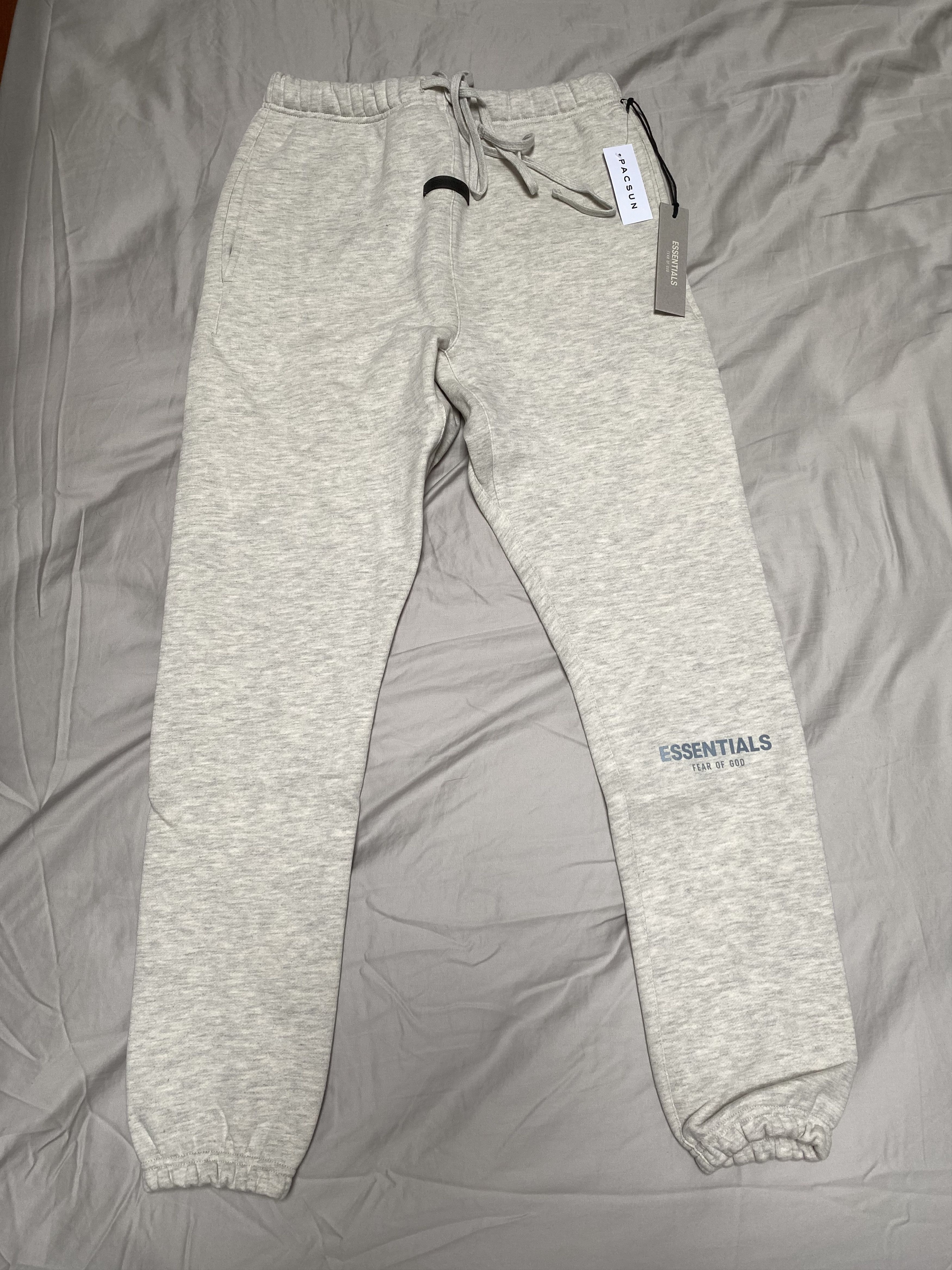 Fear of God FEAR OF GOD ESSENTIAL SWEATPANTS LIGHT HEATHER OATMEAL Size US 32 / EU 48 - 1 Preview