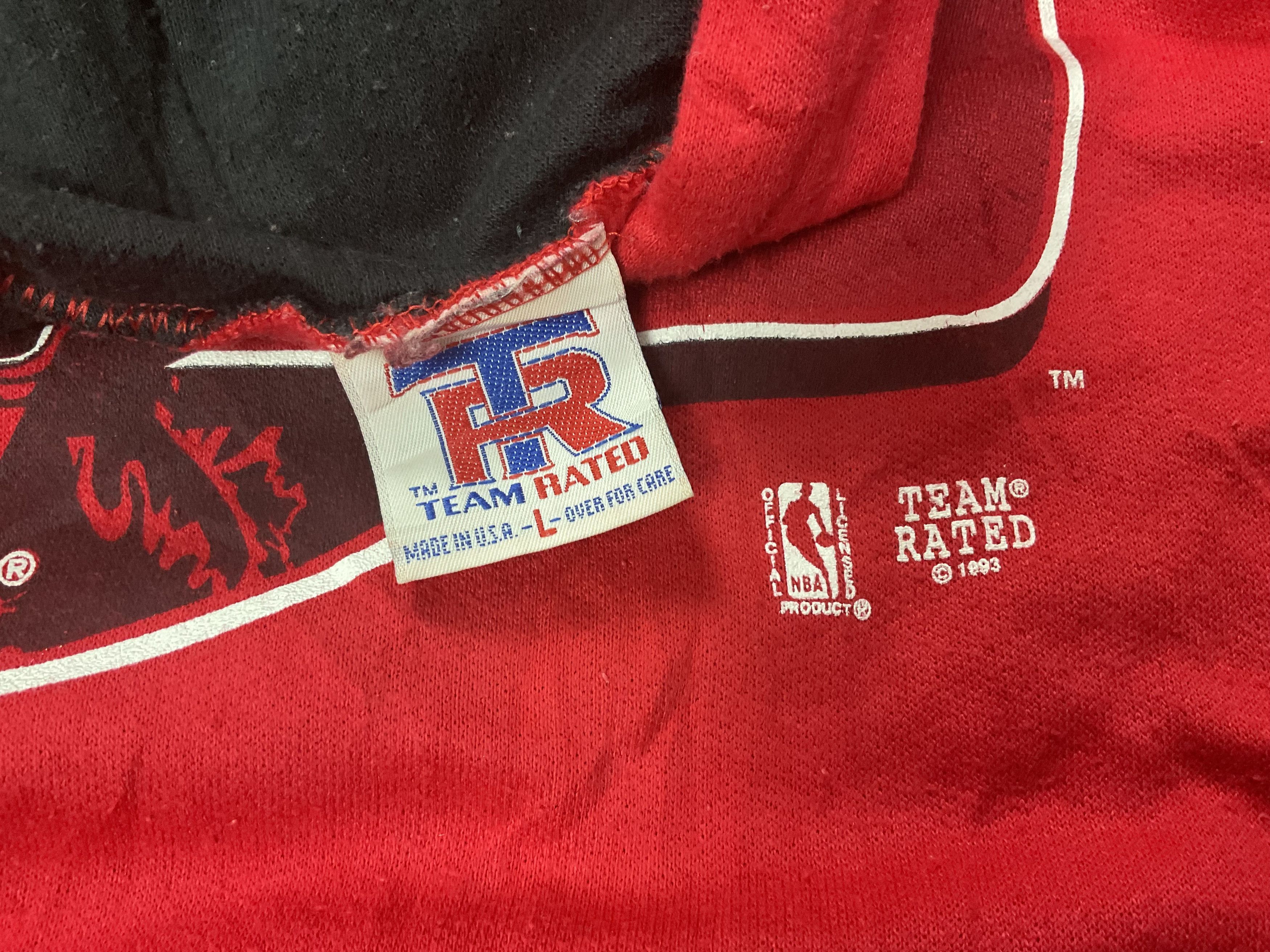 NBA Vintage 1993 NBA Chicago Bulls Pullover Hoodie Pouch Pocket Size US L / EU 52-54 / 3 - 4 Thumbnail