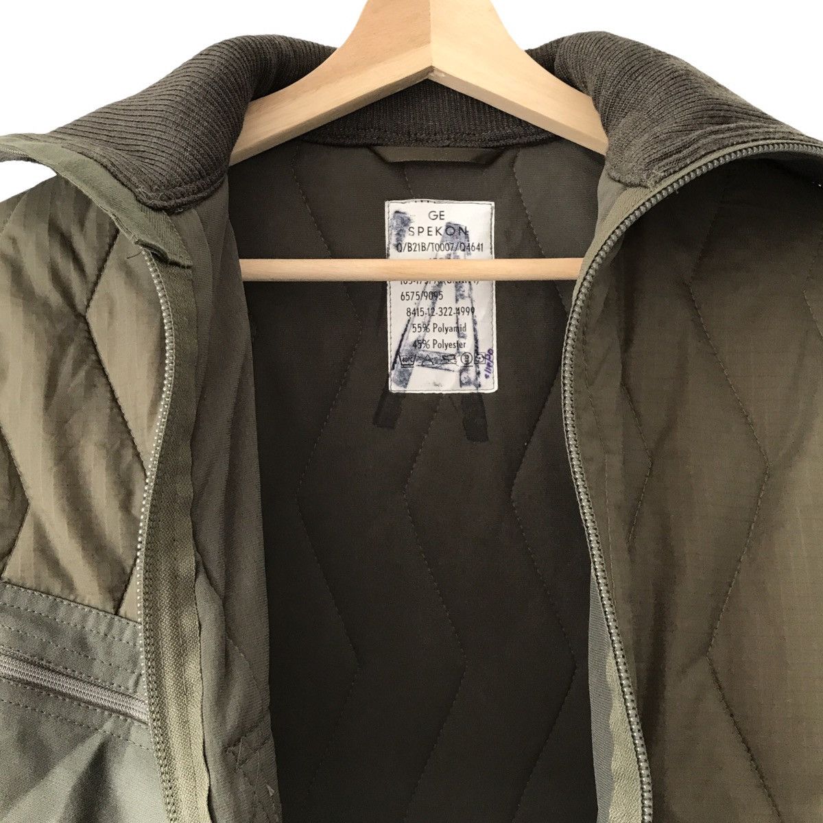 Vintage Authentic Vintage 1996 GE Spekon Germany Army Quilt Jacket Size US L / EU 52-54 / 3 - 4 Thumbnail