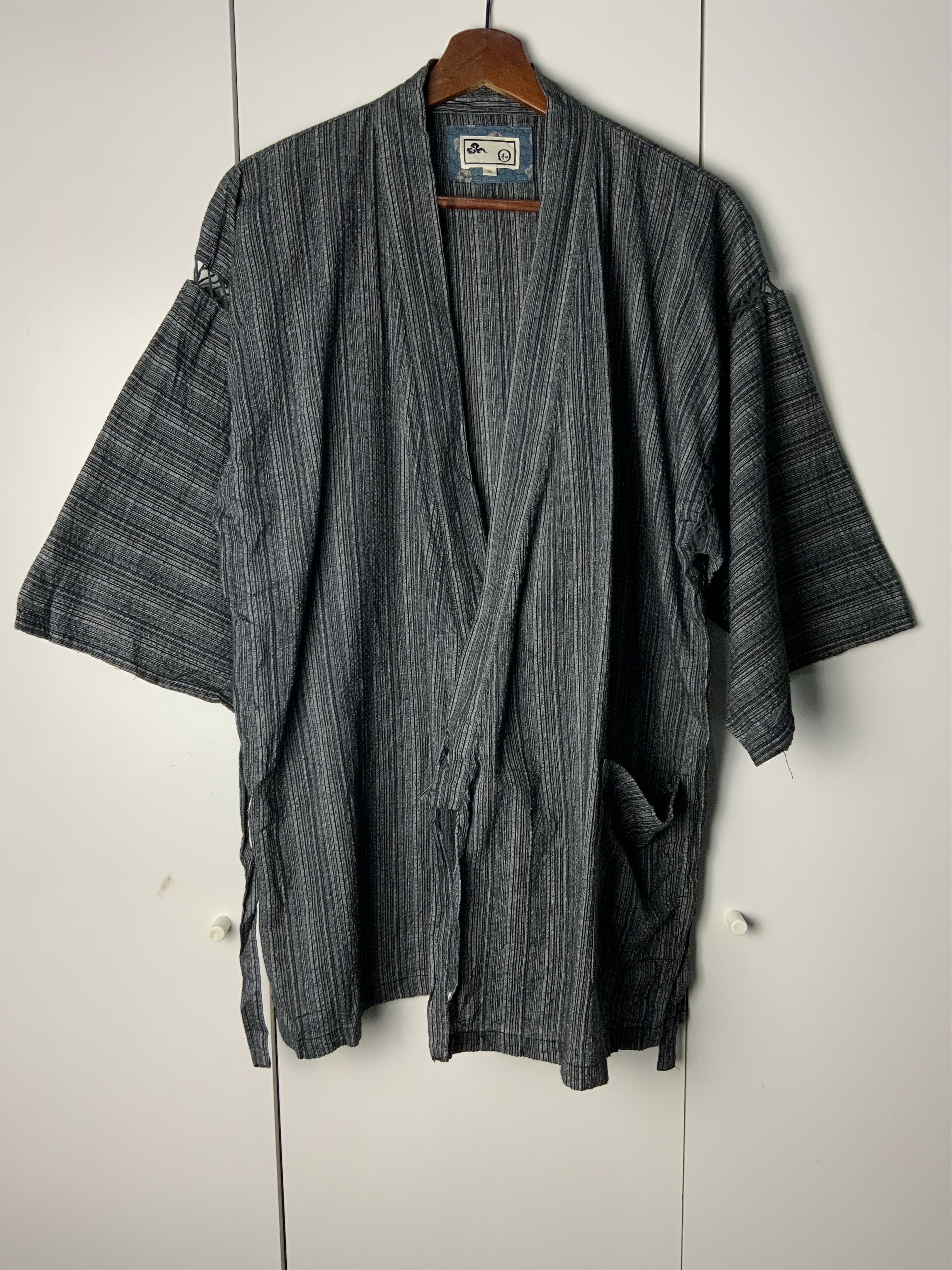 Japanese Brand Vintage Cardigan Kimono Single Pocket Japan Script Size US M / EU 48-50 / 2 - 1 Thumbnail