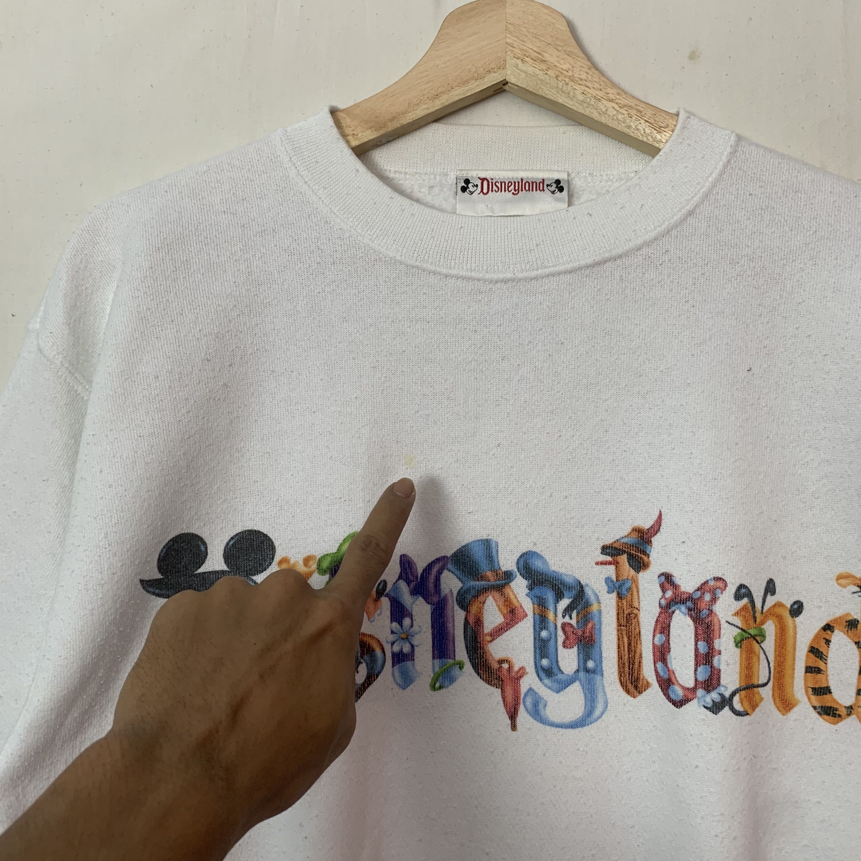 Disney 🔥BEST OFFER🔥 Mickey Disneyland Big Logo Crewneck Pullover Size US M / EU 48-50 / 2 - 4 Thumbnail