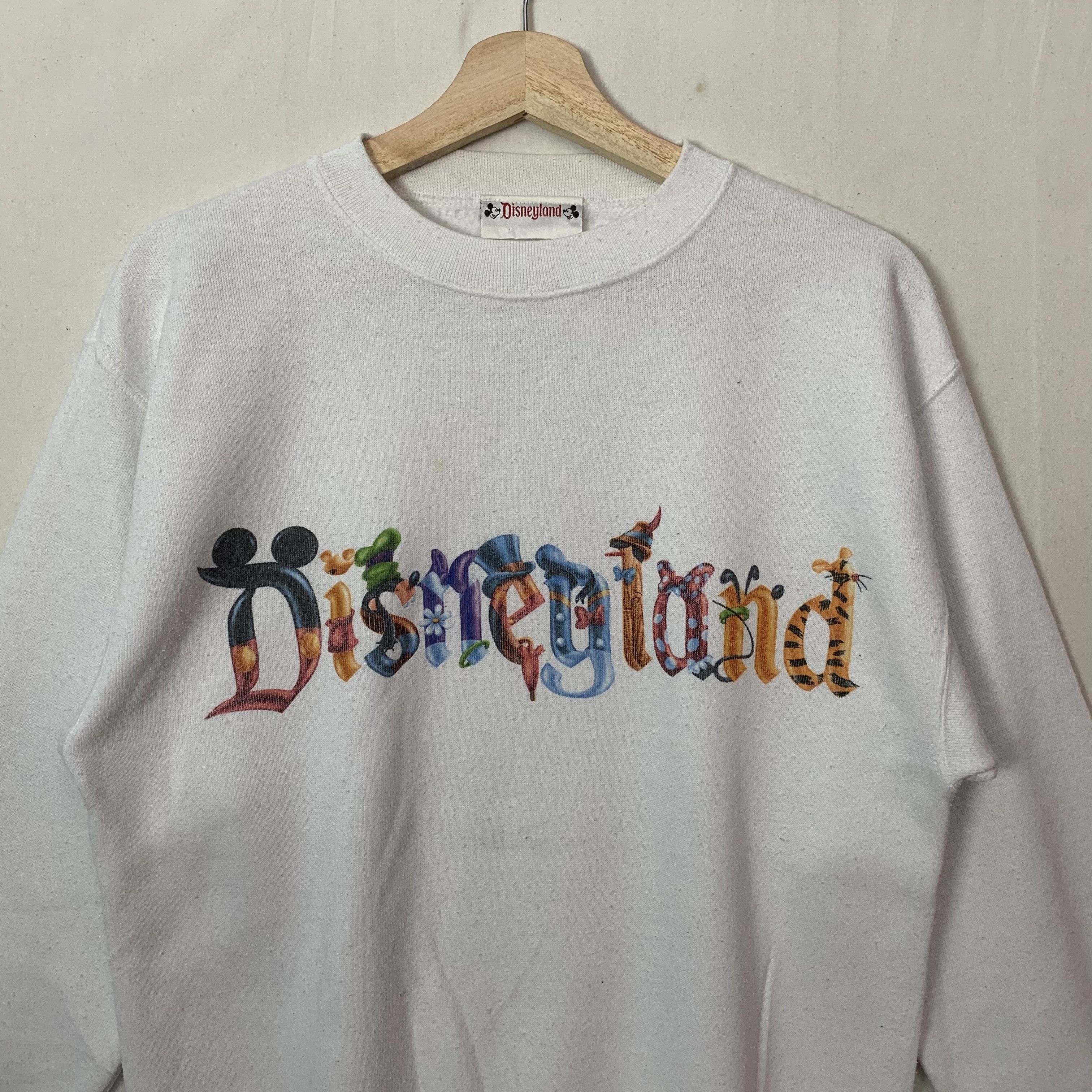 Disney 🔥BEST OFFER🔥 Mickey Disneyland Big Logo Crewneck Pullover Size US M / EU 48-50 / 2 - 3 Thumbnail