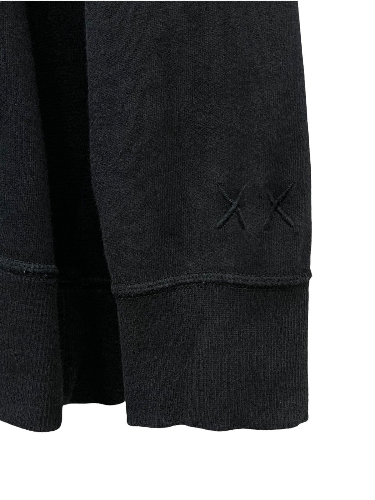 Kaws × Peanuts Vtg JOE KAWS By Uniqlo Black Hoodie Sweater Size US L / EU 52-54 / 3 - 4 Thumbnail