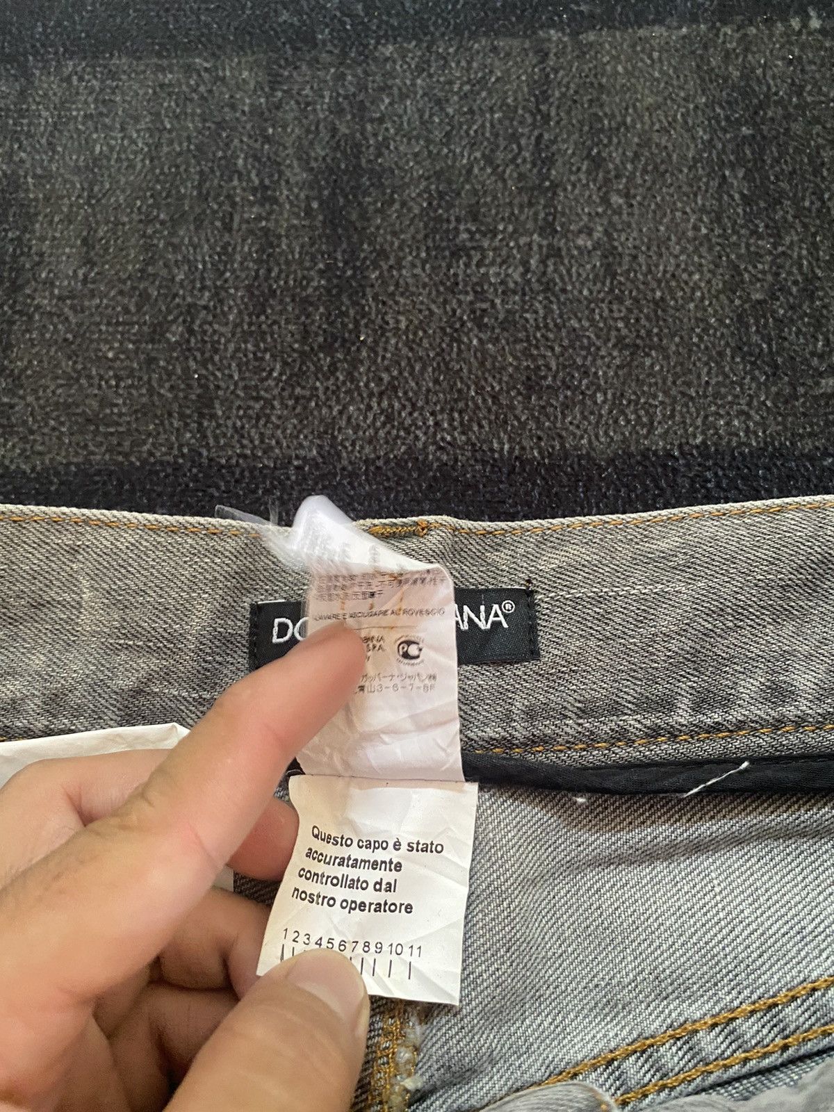 Dolce & Gabbana Steals🔥 Distressed dolce & gabbana denim pants Size US 34 / EU 50 - 9 Thumbnail