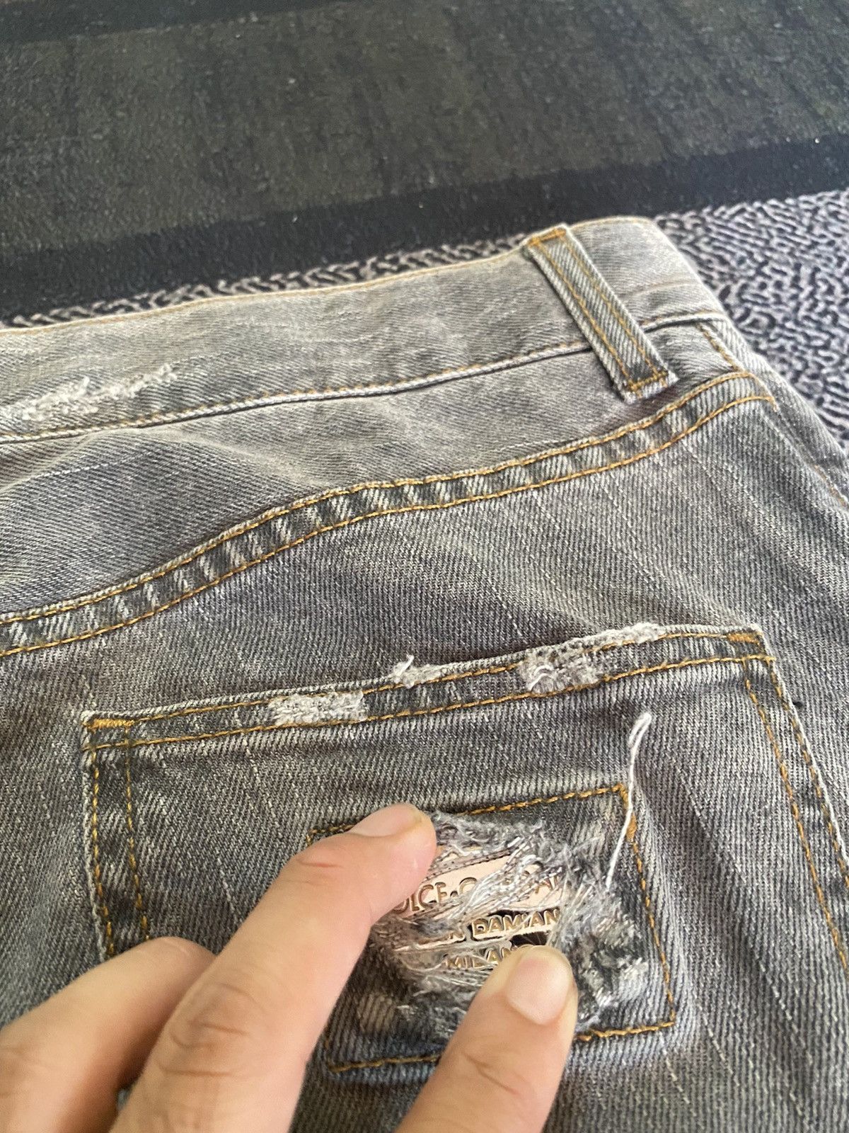 Dolce & Gabbana Steals🔥 Distressed dolce & gabbana denim pants Size US 34 / EU 50 - 12 Thumbnail