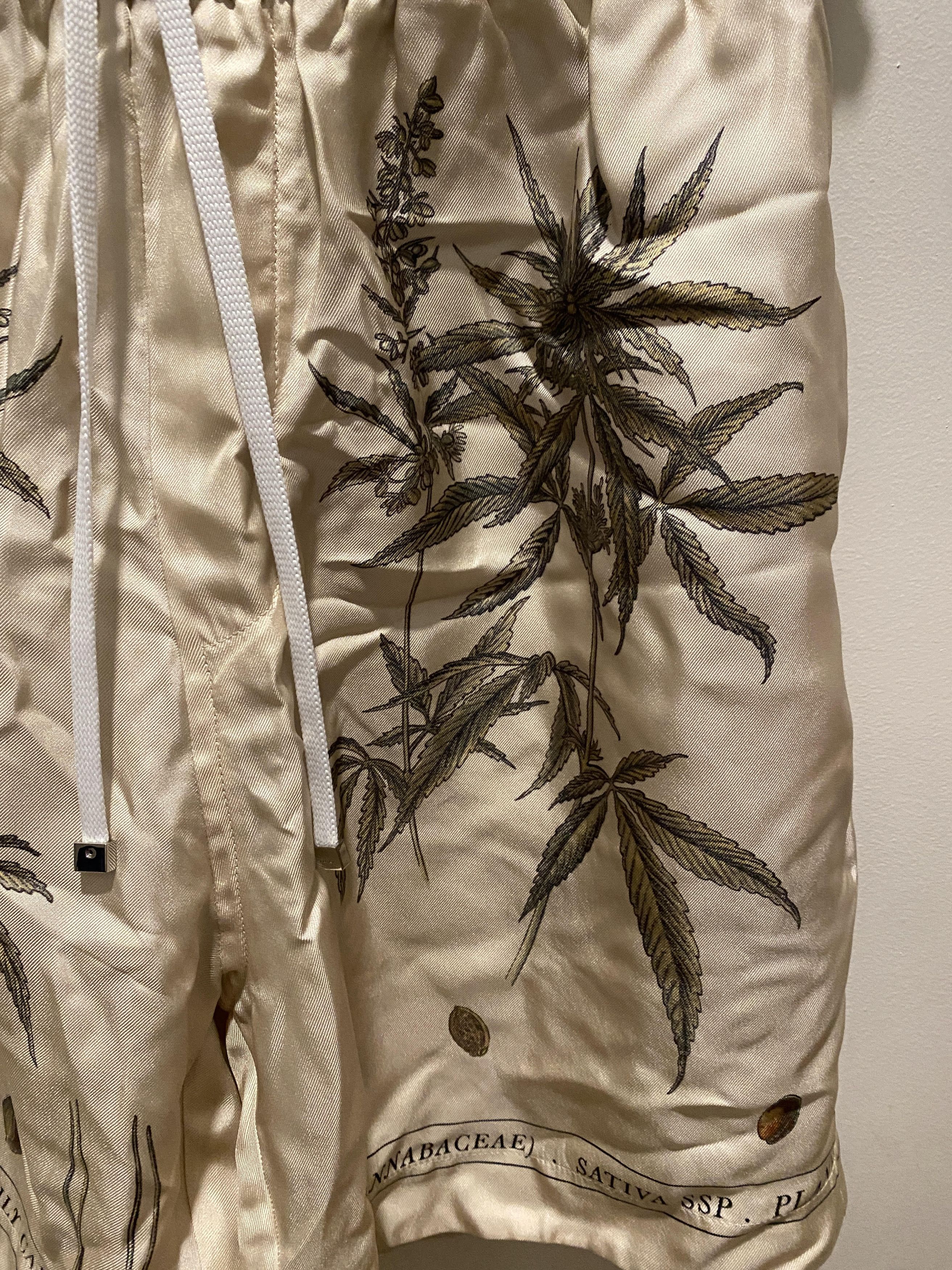 Amiri AMIRI Botanical Leaves Drawstring Silk Shorts Cream bermuda Size US 30 / EU 46 - 2 Thumbnail