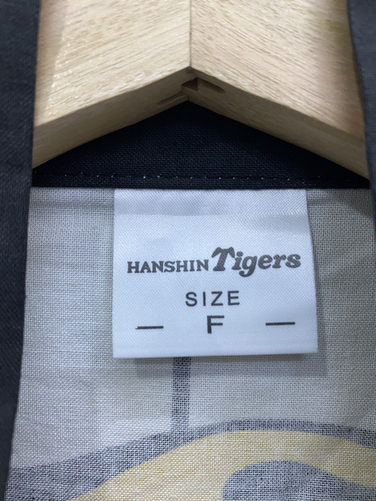 If Six Was Nine × Japanese Brand HANSHIN TIGER JAPANESE KIMONO BIG PRINTED Size US L / EU 52-54 / 3 - 4 Thumbnail