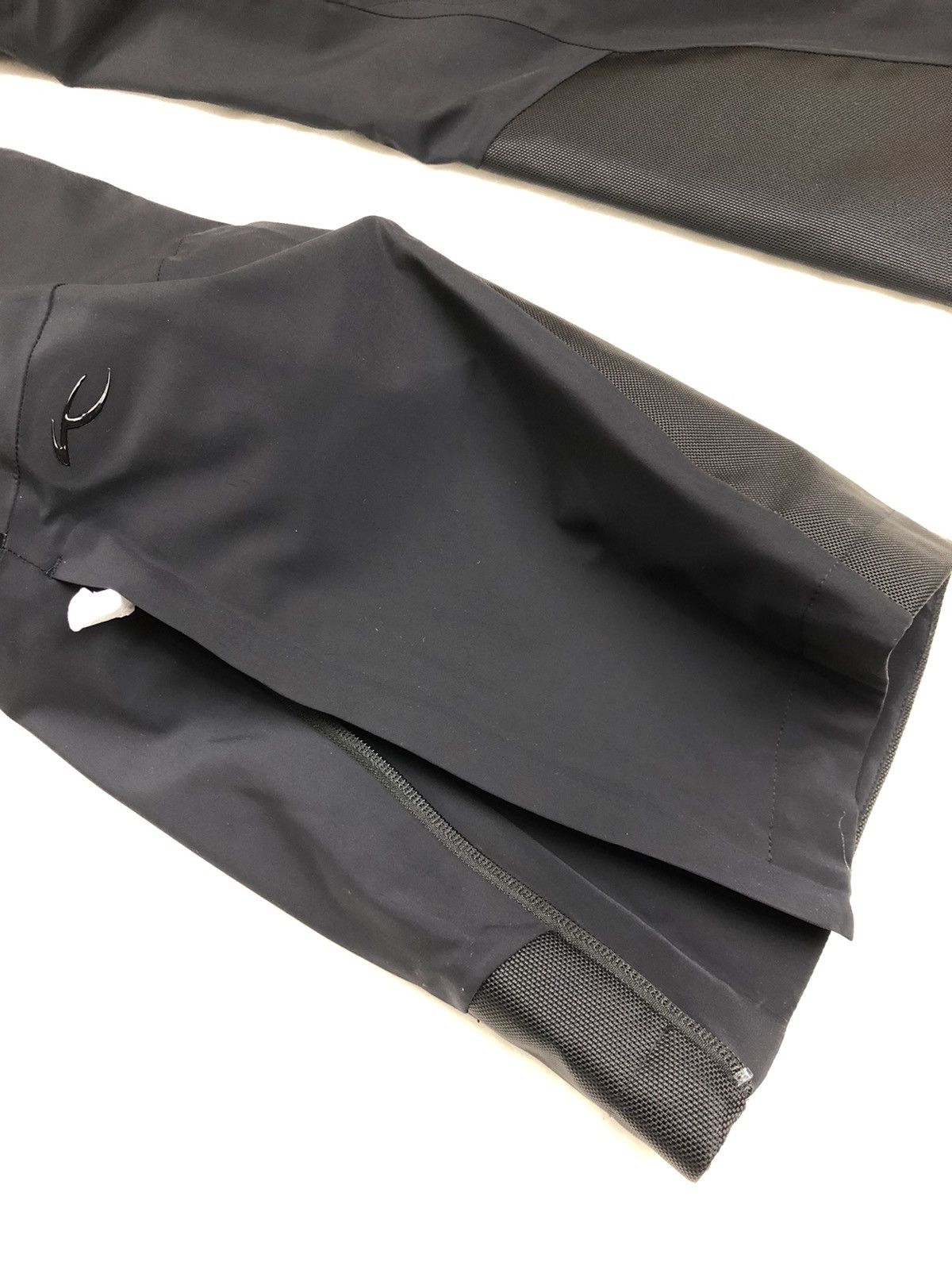 New! Mountain ski pants