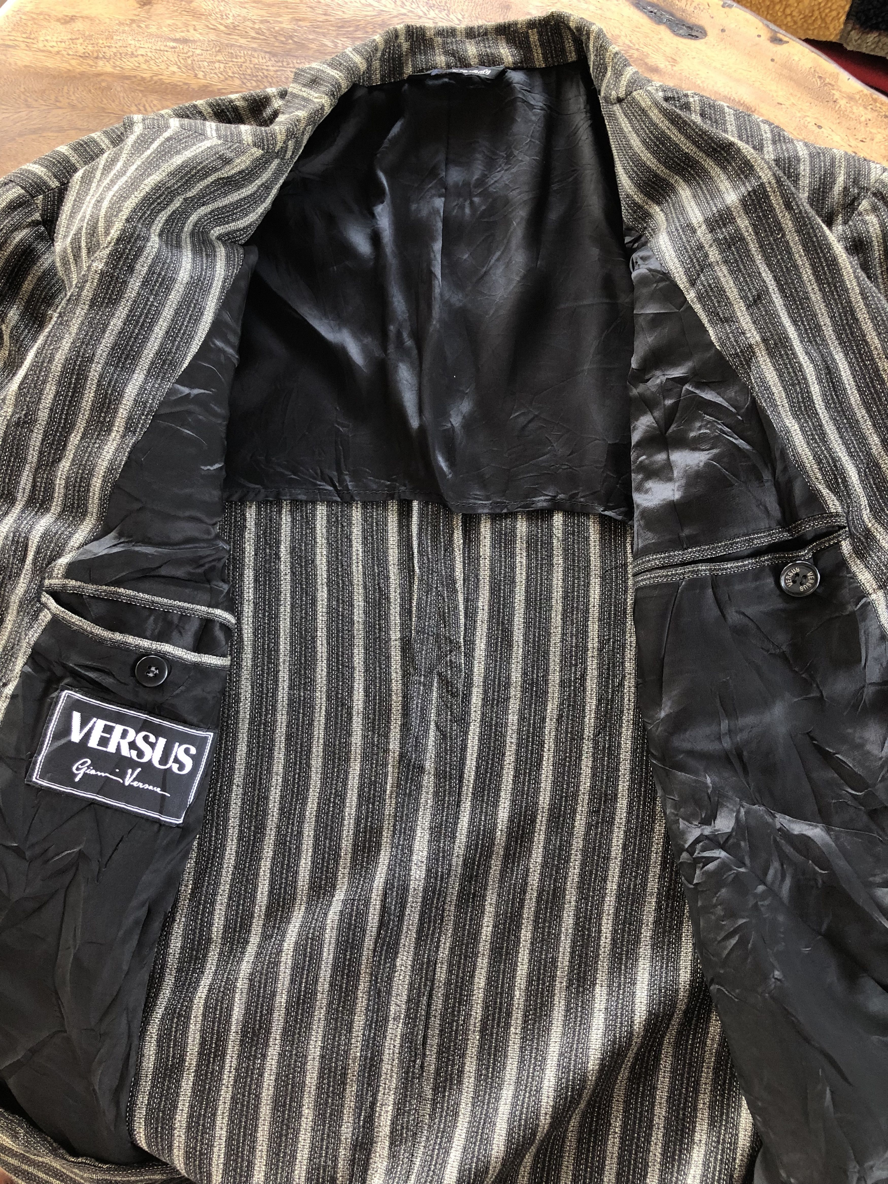 Versace RARE🔥VINTAGE VERSACE VERSUS CHORE DOUBLE BREASTED JACKET Size US L / EU 52-54 / 3 - 10 Thumbnail