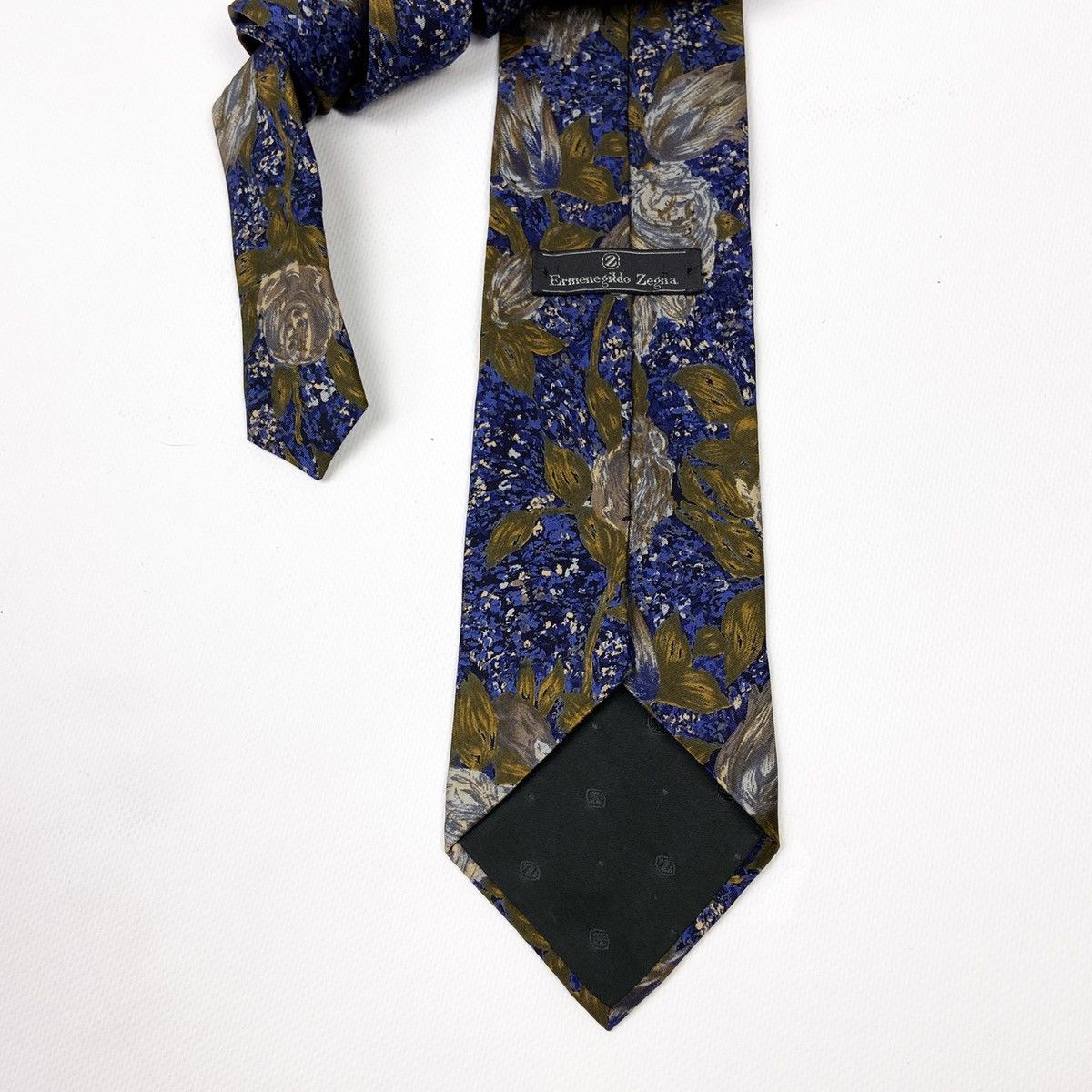 Ermenegildo Zegna Vintage 90s Ermenegildo Zegna roses nice design floral tie Size ONE SIZE - 4 Thumbnail