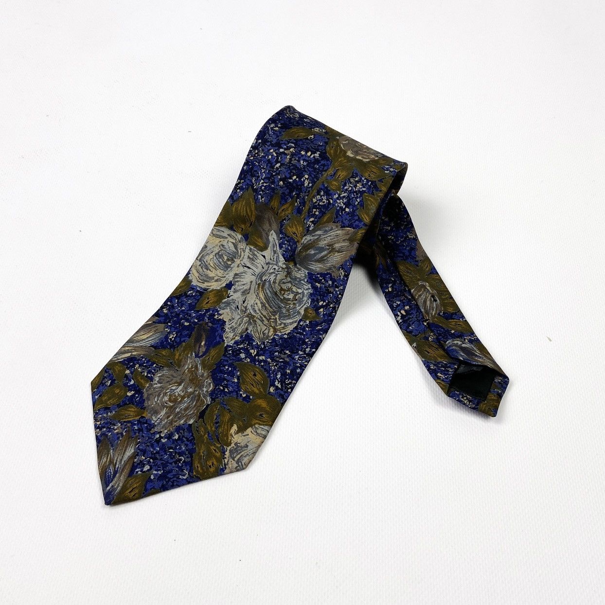 Ermenegildo Zegna Vintage 90s Ermenegildo Zegna roses nice design floral tie Size ONE SIZE - 1 Thumbnail