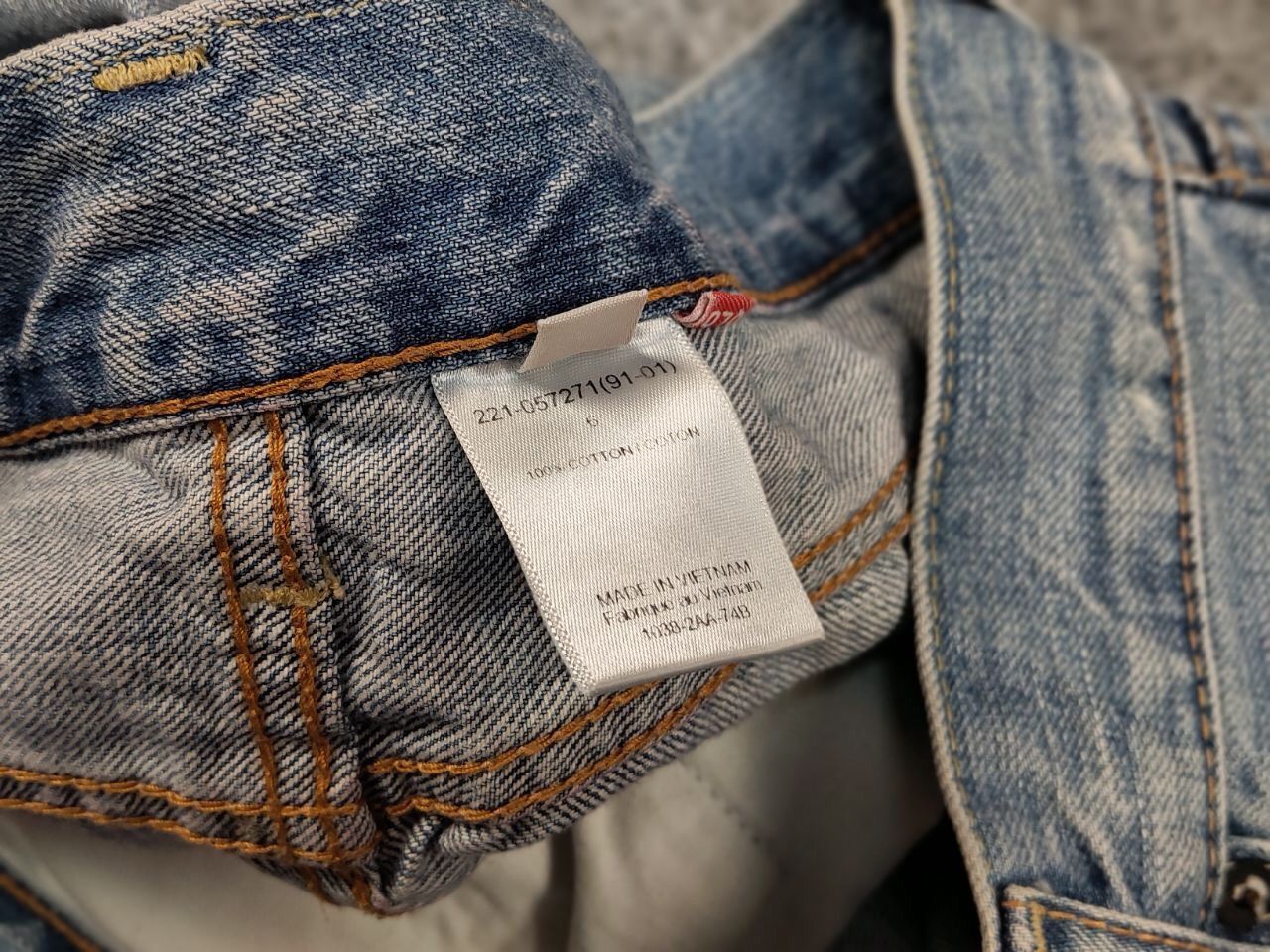 Japanese Brand Vintage 90's Japan Uniqlo Faded Washed Denim Jeans Size US 29 - 19 Thumbnail