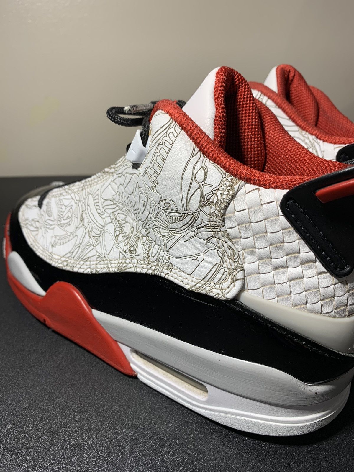 Nike Jordan Dub Zero White Varsity Red Size US 8.5 / EU 41-42 - 7 Thumbnail
