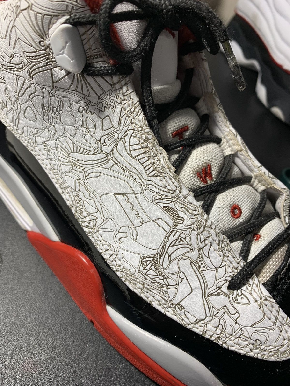 Nike Jordan Dub Zero White Varsity Red Size US 8.5 / EU 41-42 - 11 Thumbnail